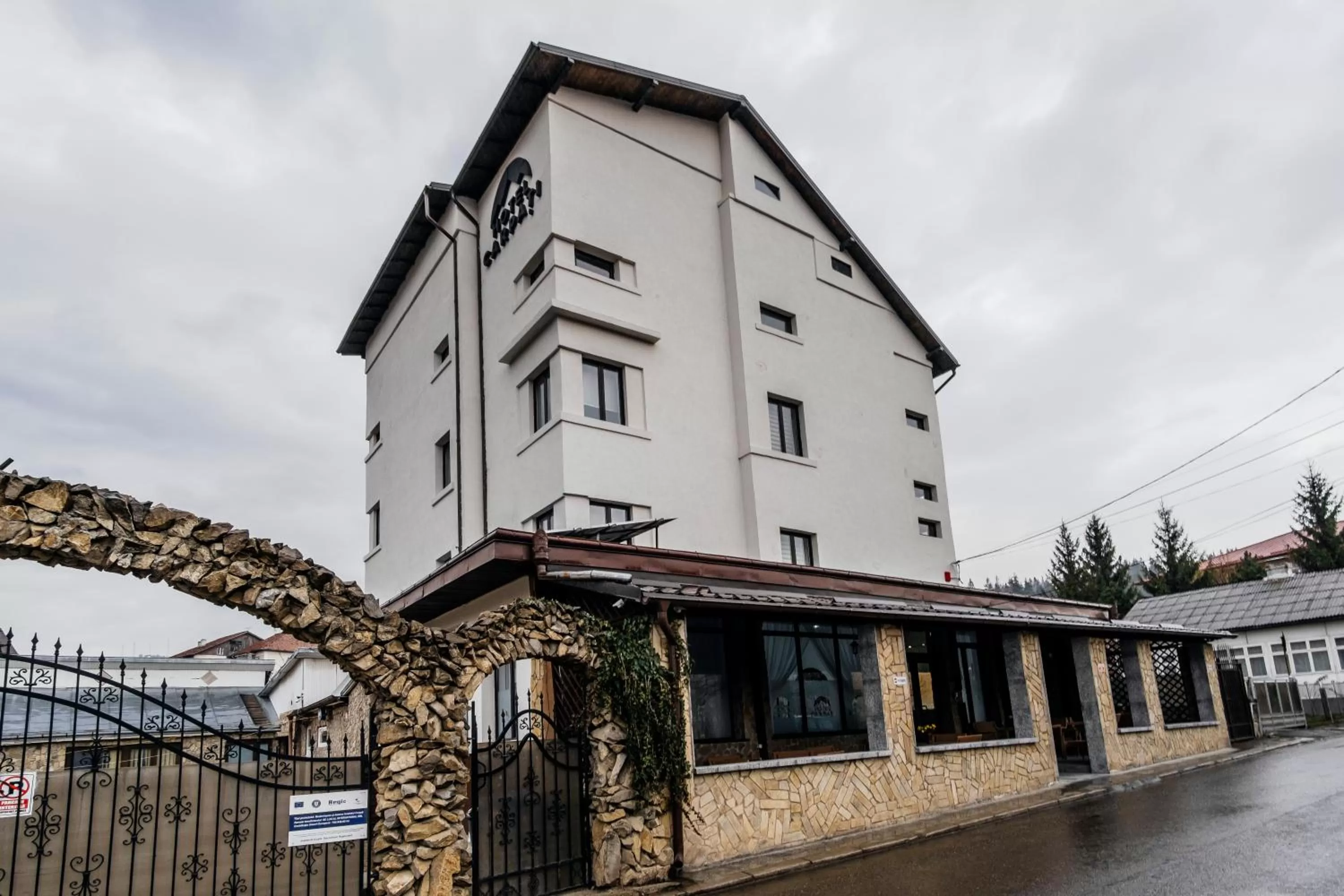 Property building in Hotel Carpati