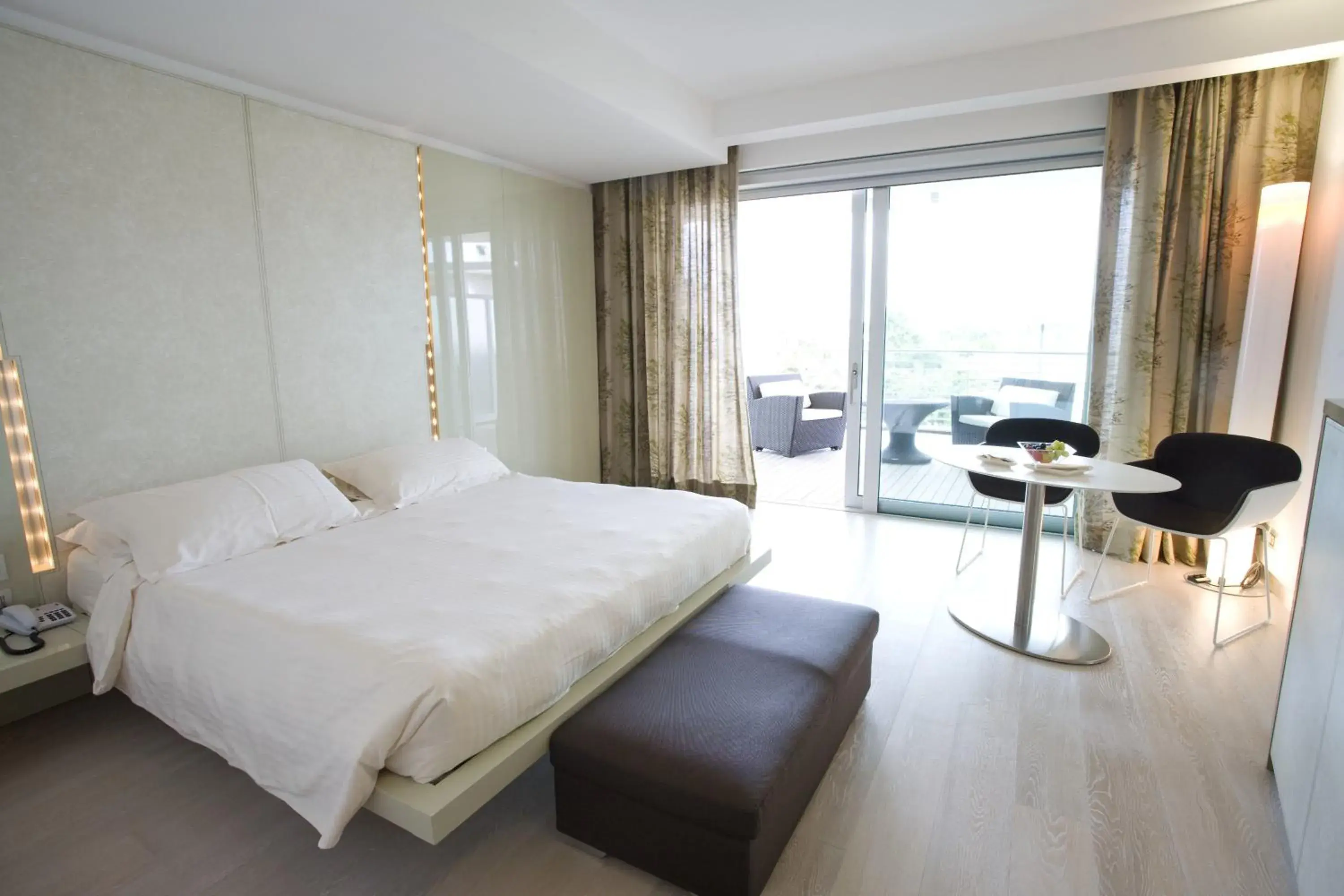 Comfort Double Room in Hotel Premier & Suites - Premier Resort