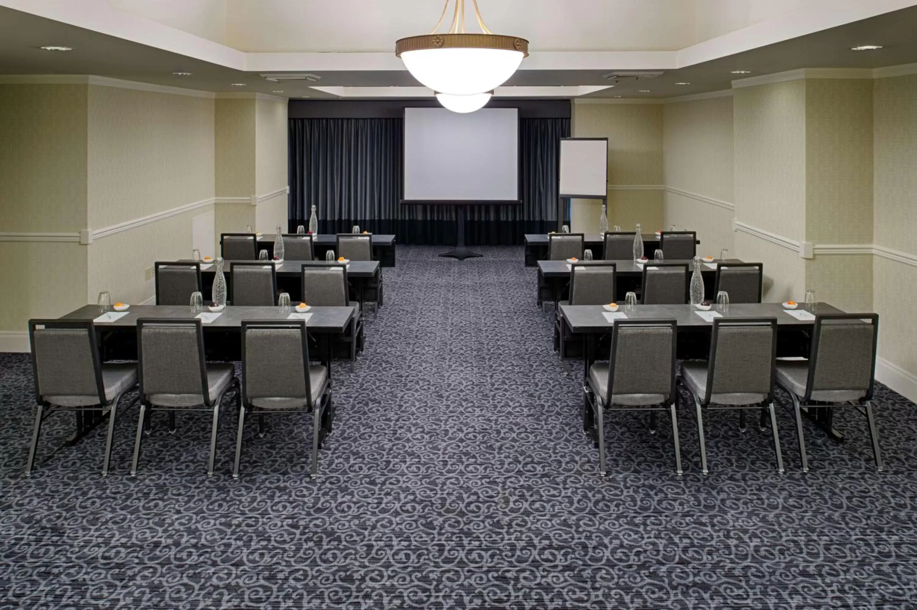 Meeting/conference room in Embassy Suites by Hilton Portland Downtown