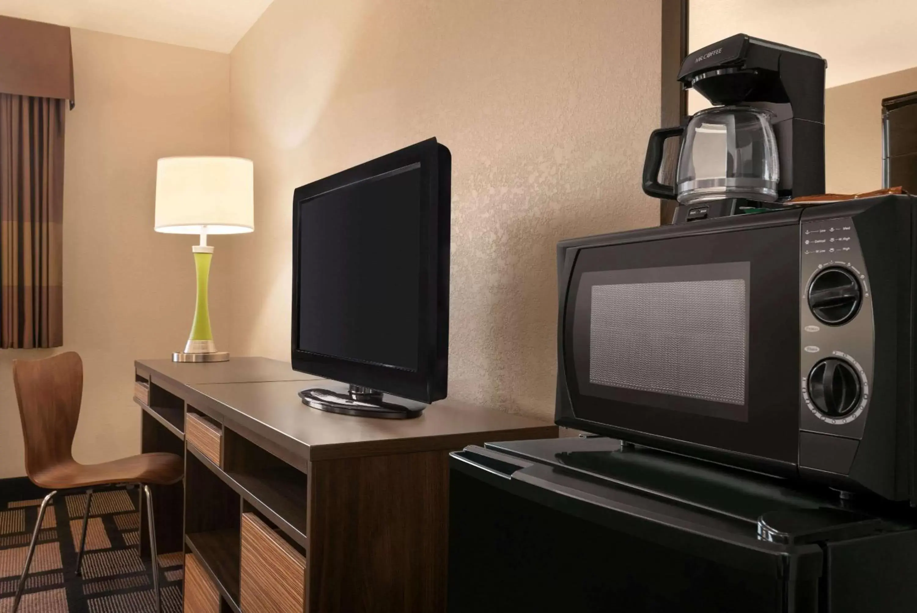 Photo of the whole room in Super 8 by Wyndham Akron S/Green/Uniontown OH Photo of the whole room in Super 8 by Wyndham Akron S/Green/Uniontown OH