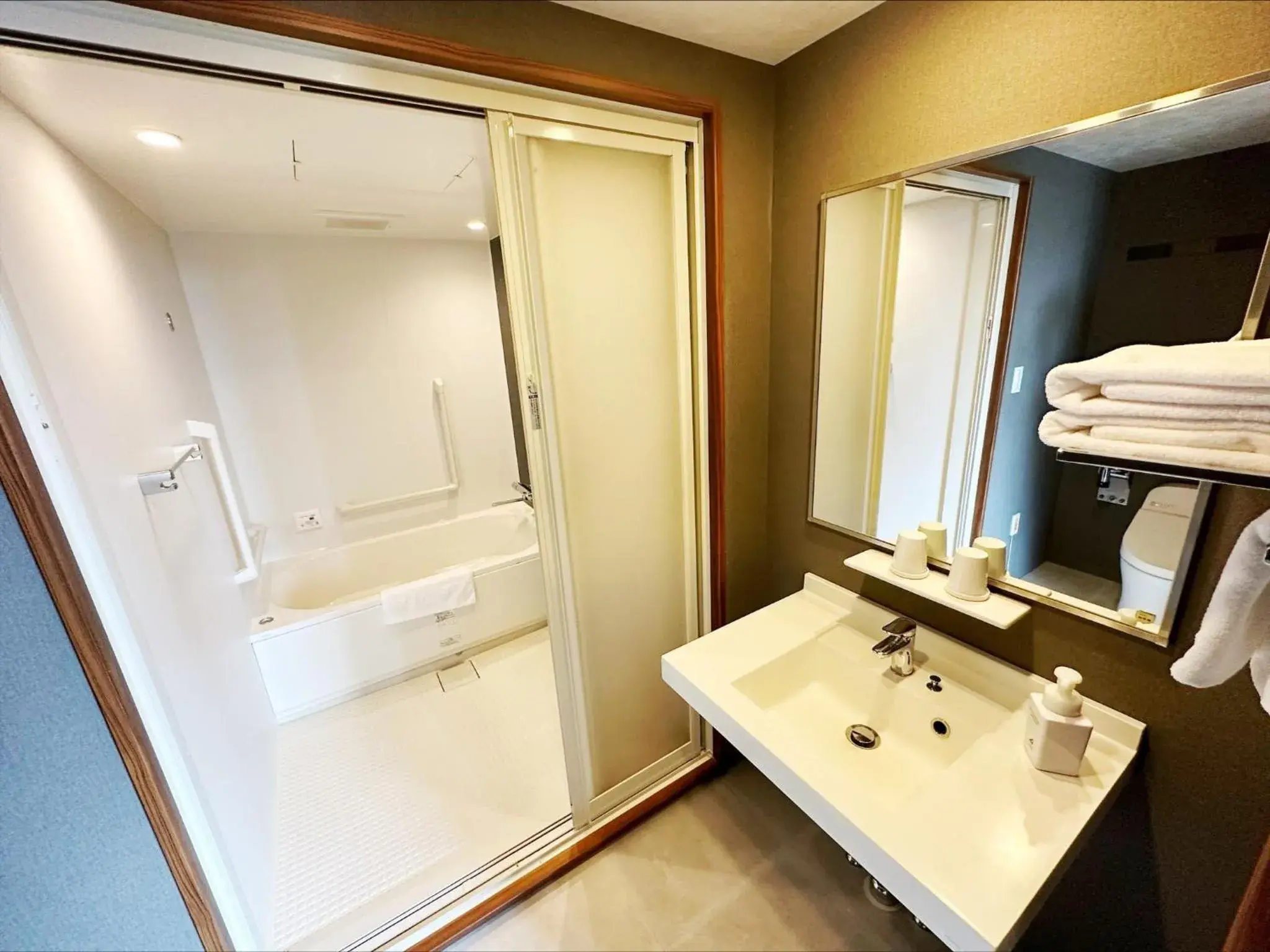 Bathroom in HOTEL SUI AKASAKA by ABEST