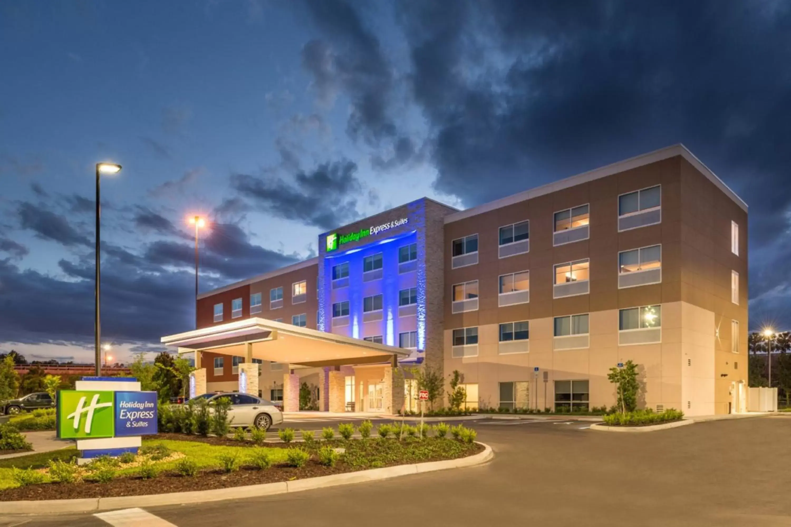 Property Building in Holiday Inn Express & Suites - Tampa North - Wesley Chapel, an IHG Hotel