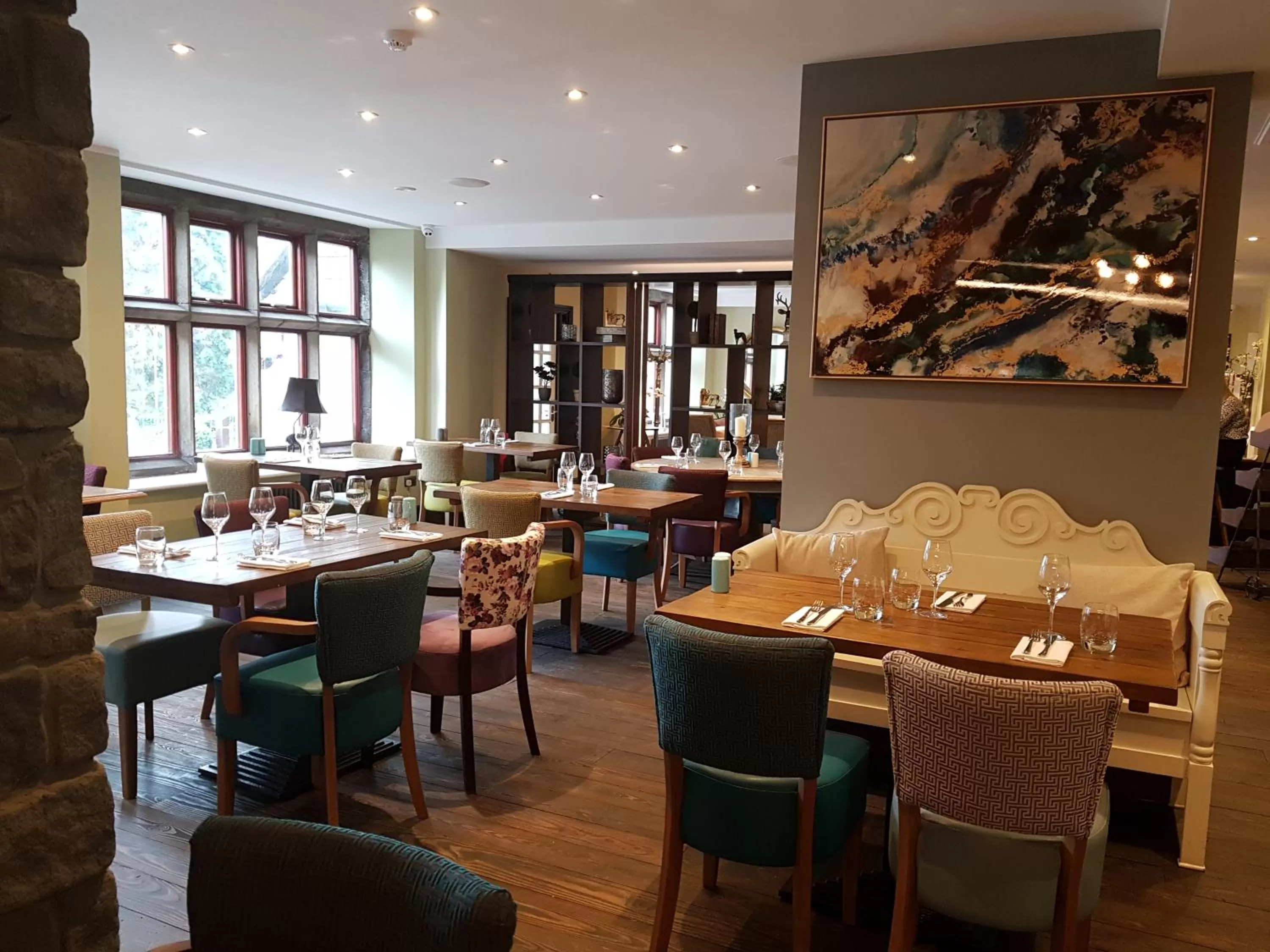Restaurant/places to eat in Stonecross Manor Hotel