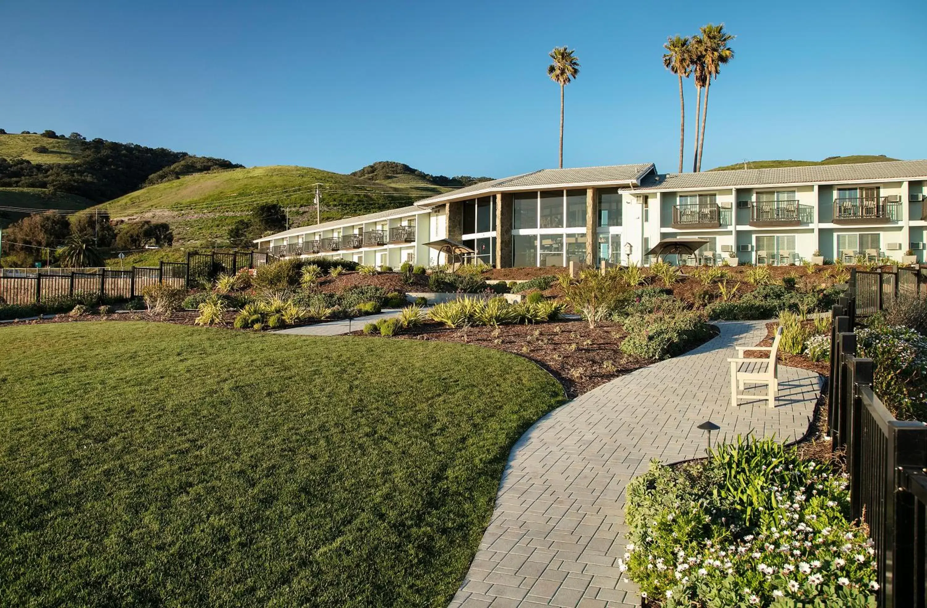 Property Building in Shore Cliff Hotel