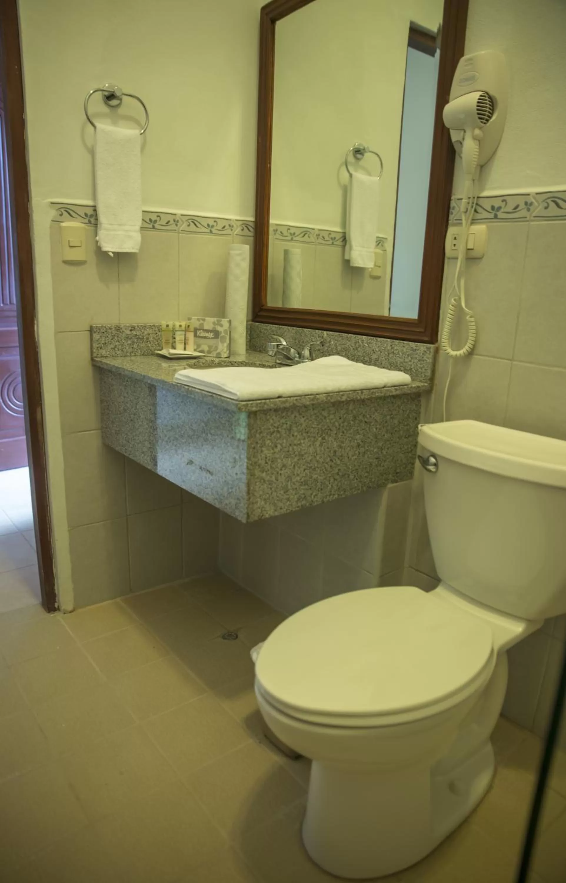 Bathroom in Hotel Real La Merced