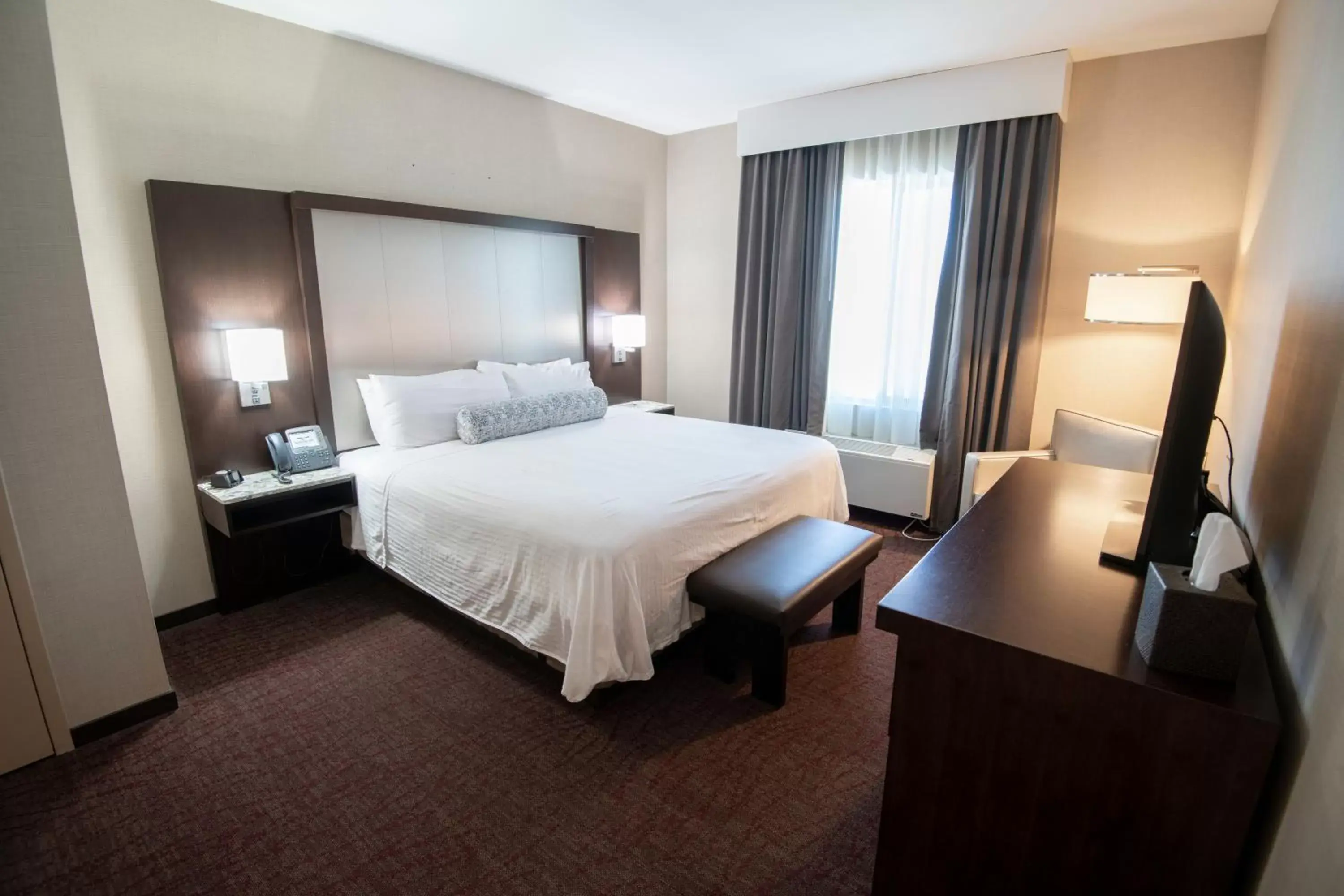 Bed in Win-River Resort and Casino