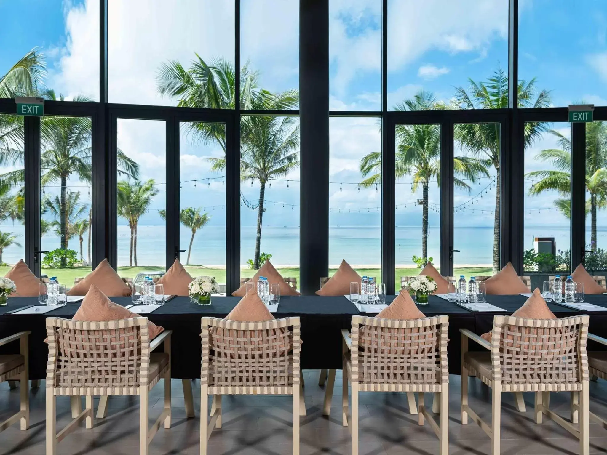 Meeting/conference room, Restaurant/Places to Eat in Crowne Plaza Phu Quoc Starbay, an IHG Hotel