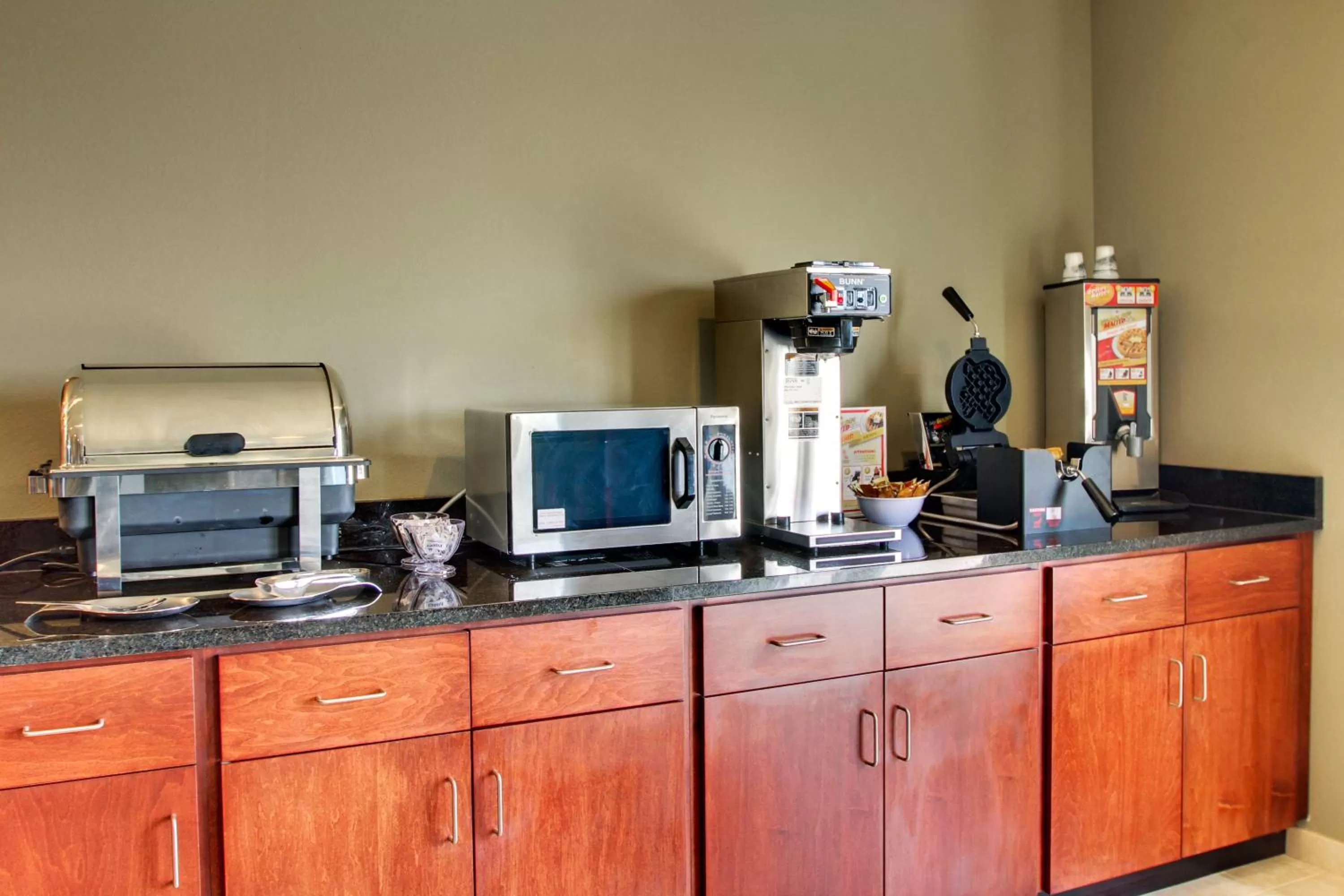 Breakfast in Stanton Inn and Suites