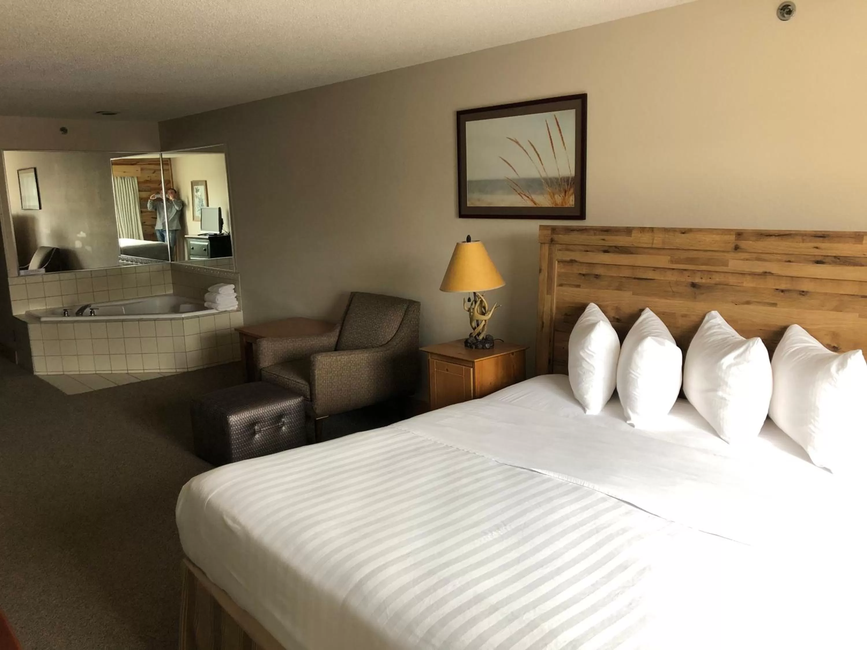 Photo of the whole room in Flat Creek Lodge