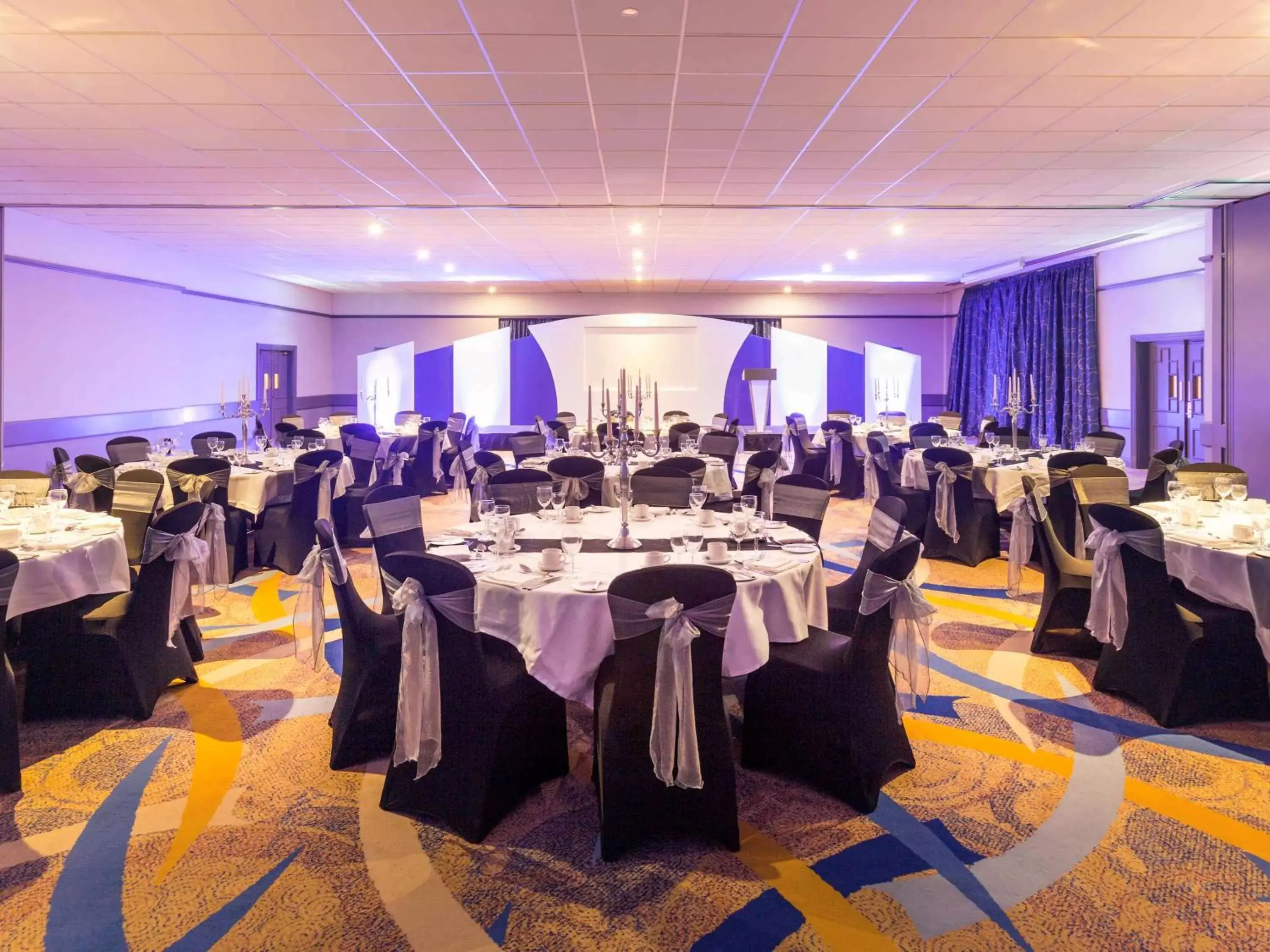 Lounge or bar, Banquet Facilities in Mercure Daventry Court Hotel