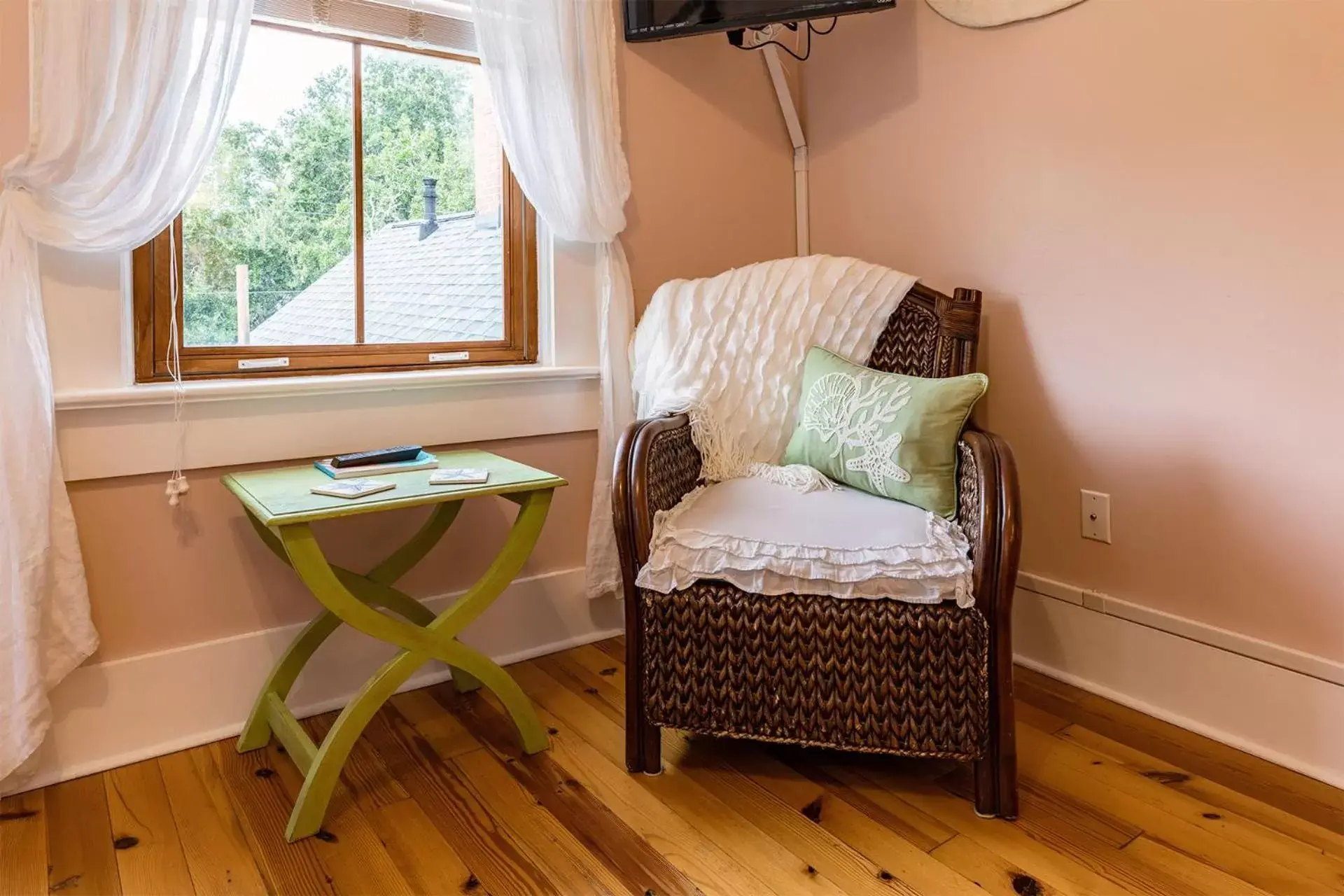 Seating Area in Surf Song Bed & Breakfast