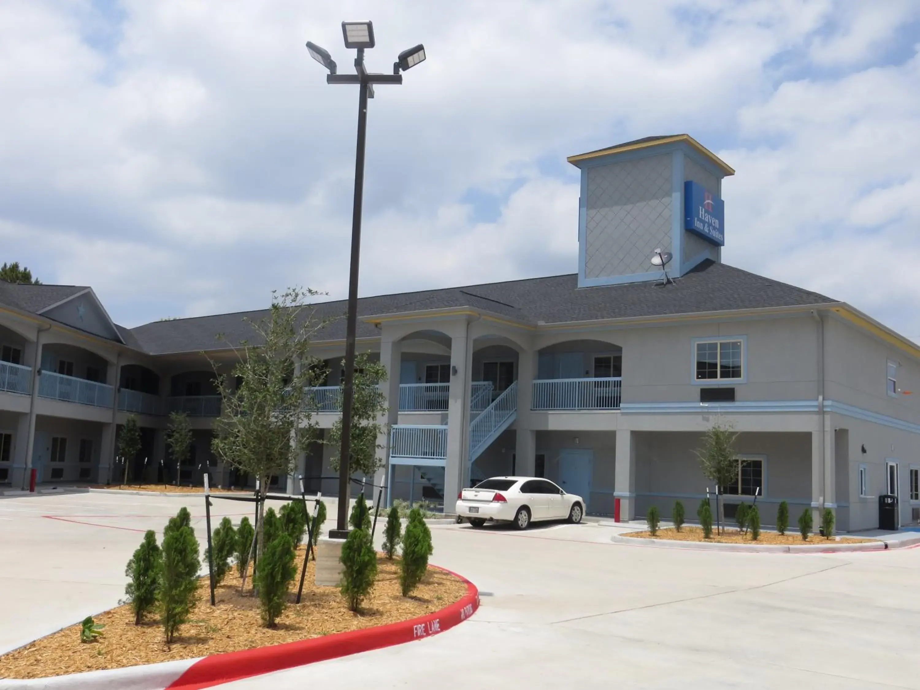 Property Building in Haven Inn & Suites willowbrook