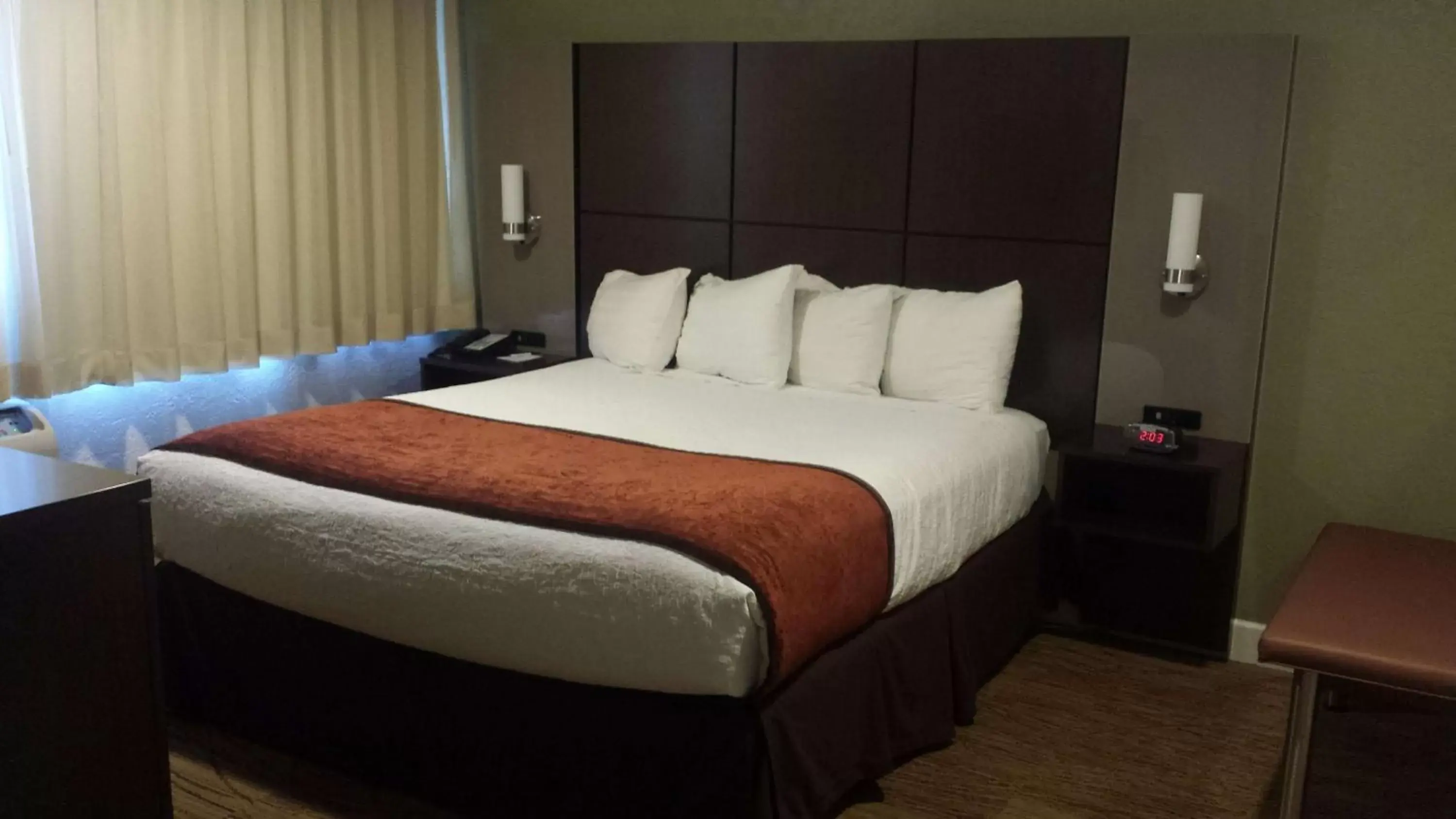 Photo of the whole room, Bed in Best Western Pony Soldier Inn & Suites