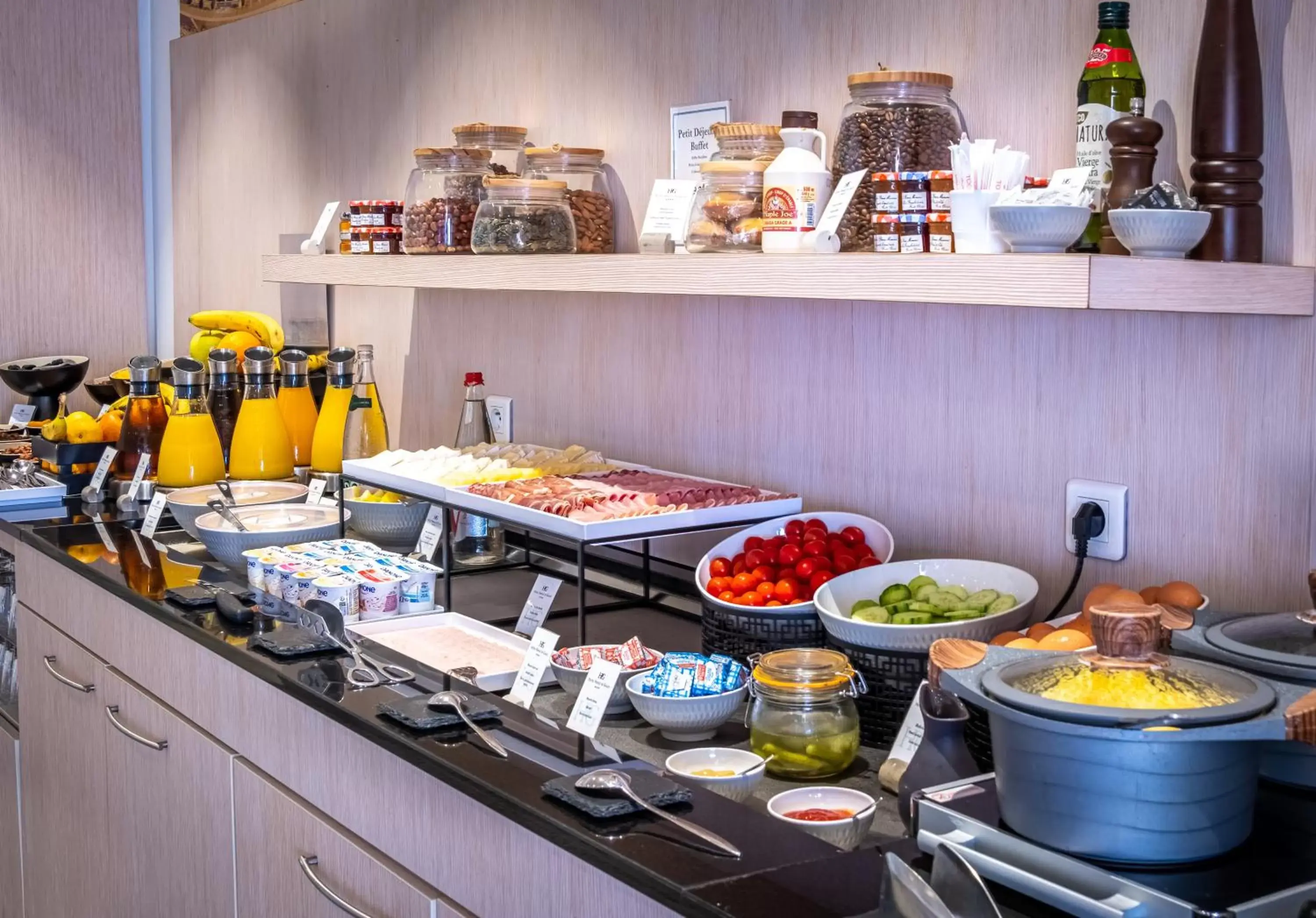 Breakfast, Food in Best Western Premier Hotel Prince de Galles