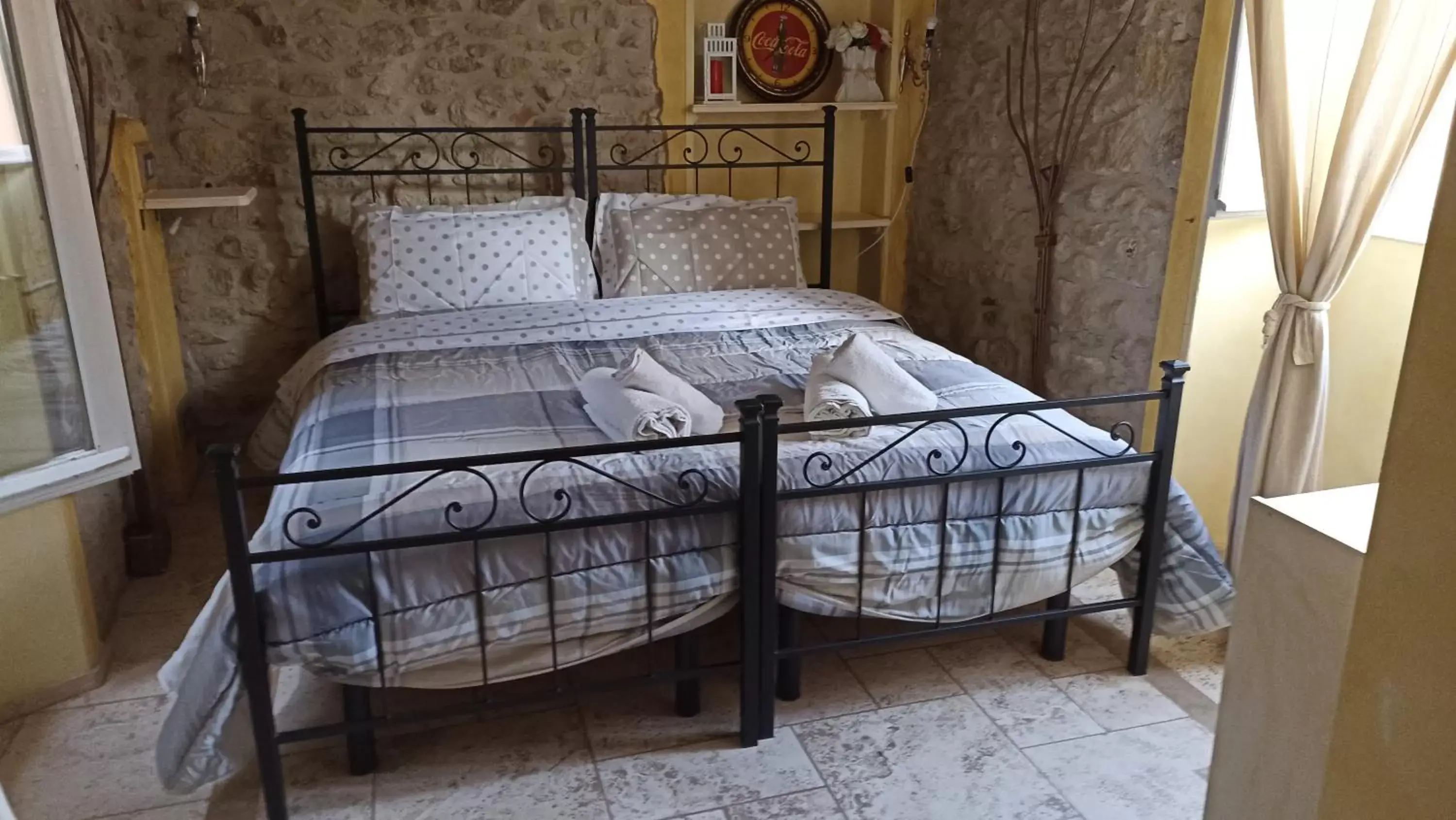 Bed in Villa Dacia