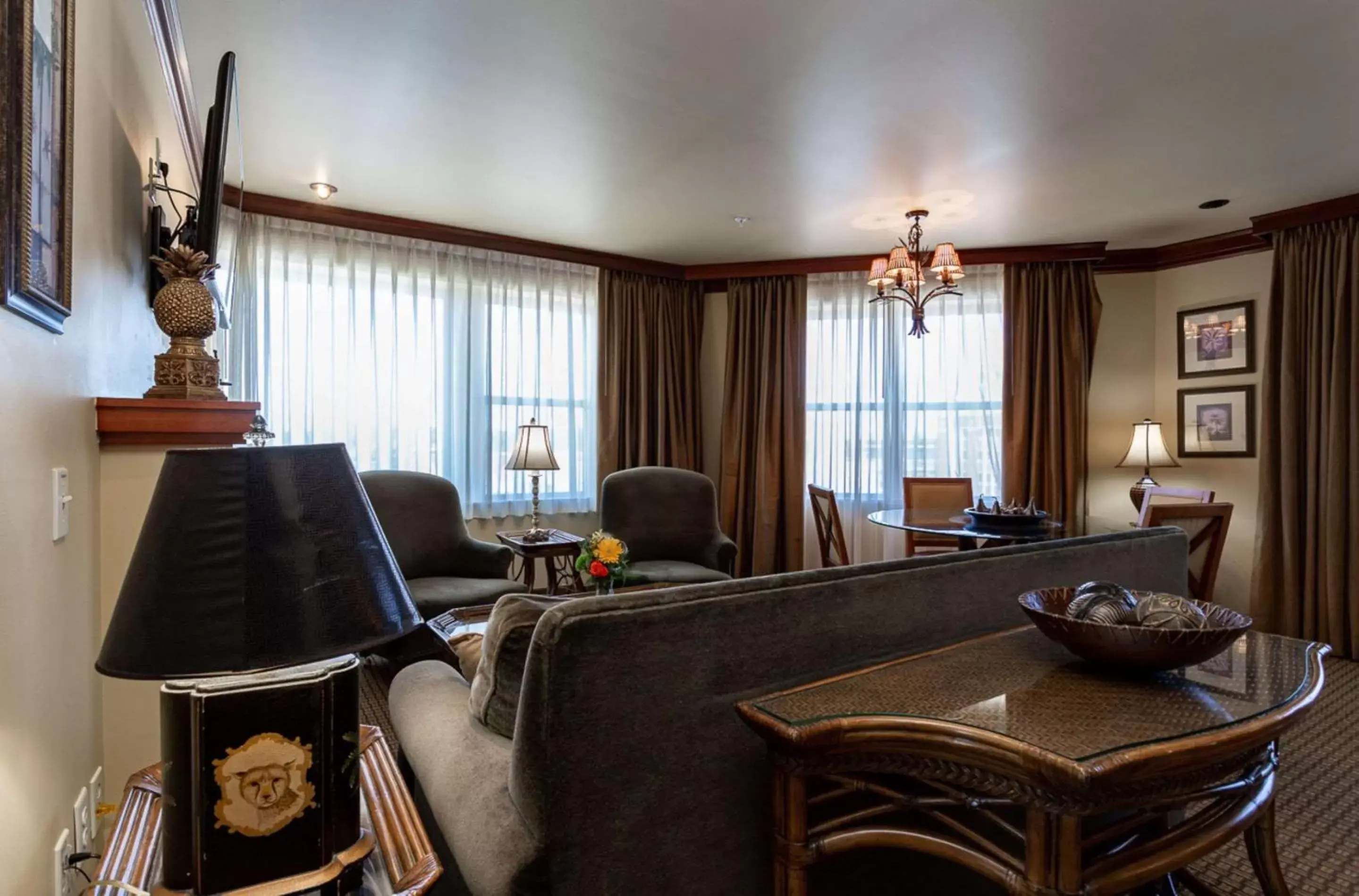 Living room, Seating Area in Jefferson Street Inn, a Member of Radisson Individuals