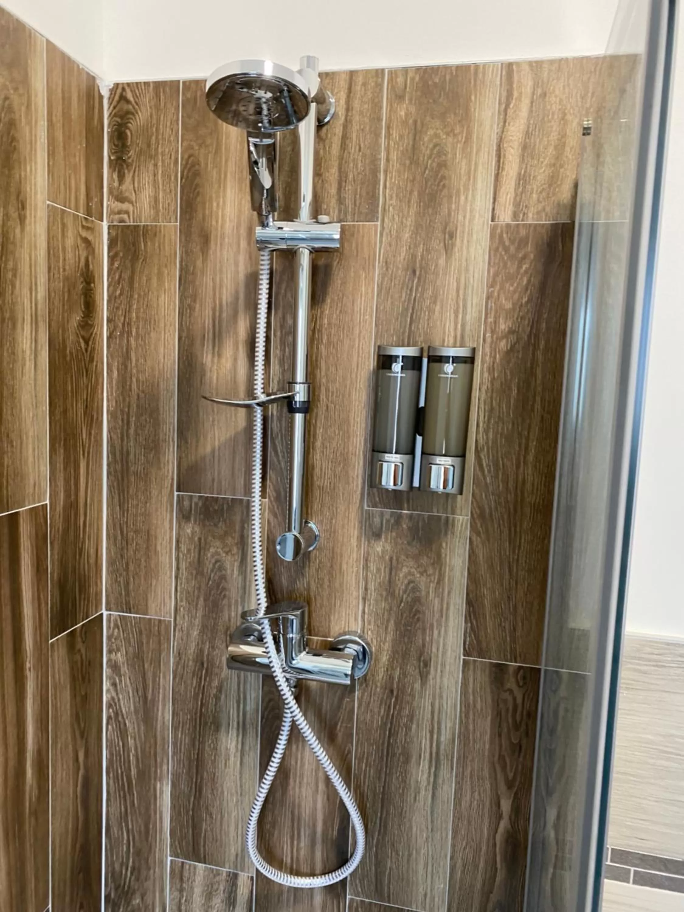 Bathroom in Siclari B&B-Rooms&Suite