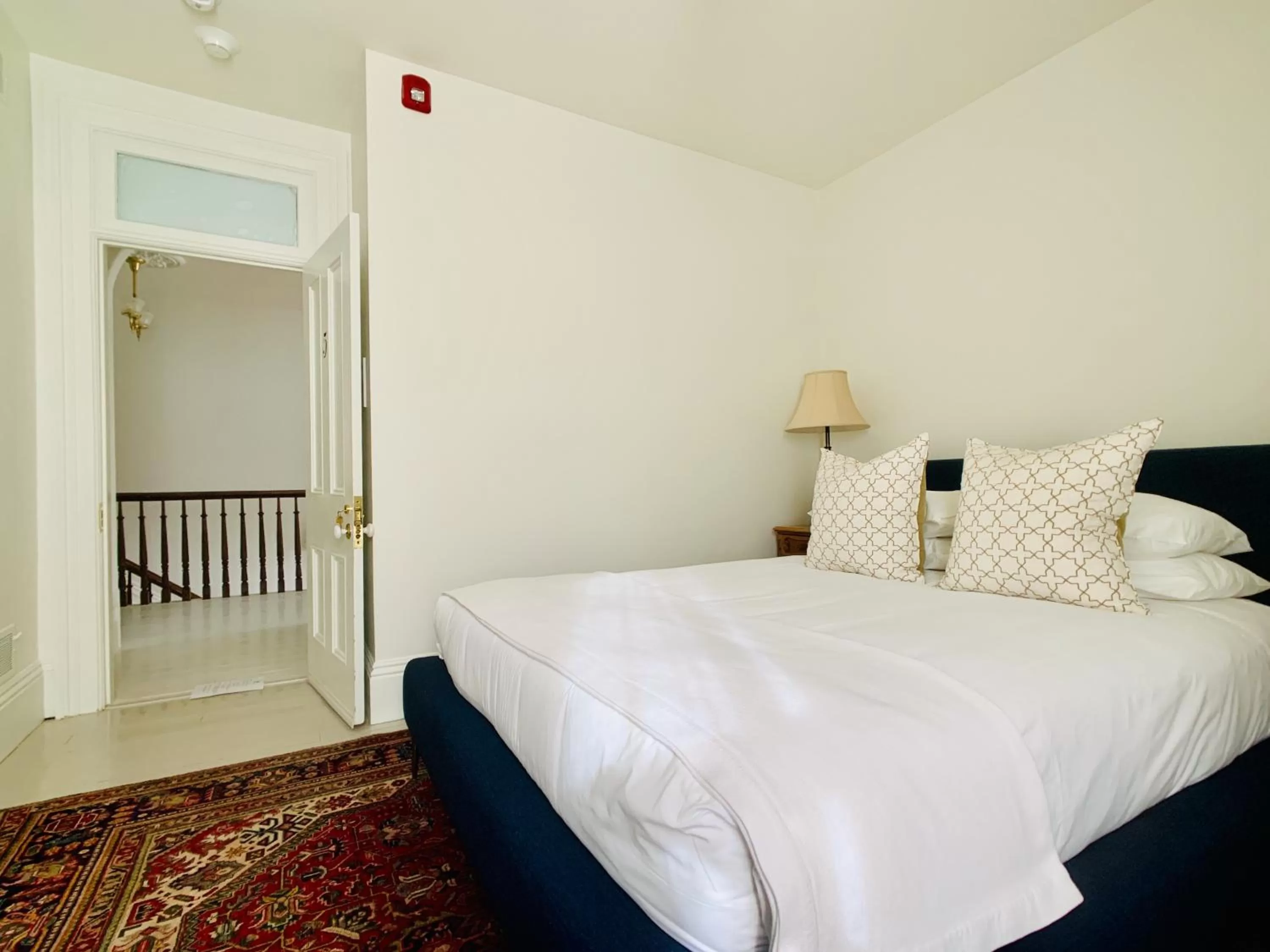 Bedroom, Bed in Woodbourne Inn