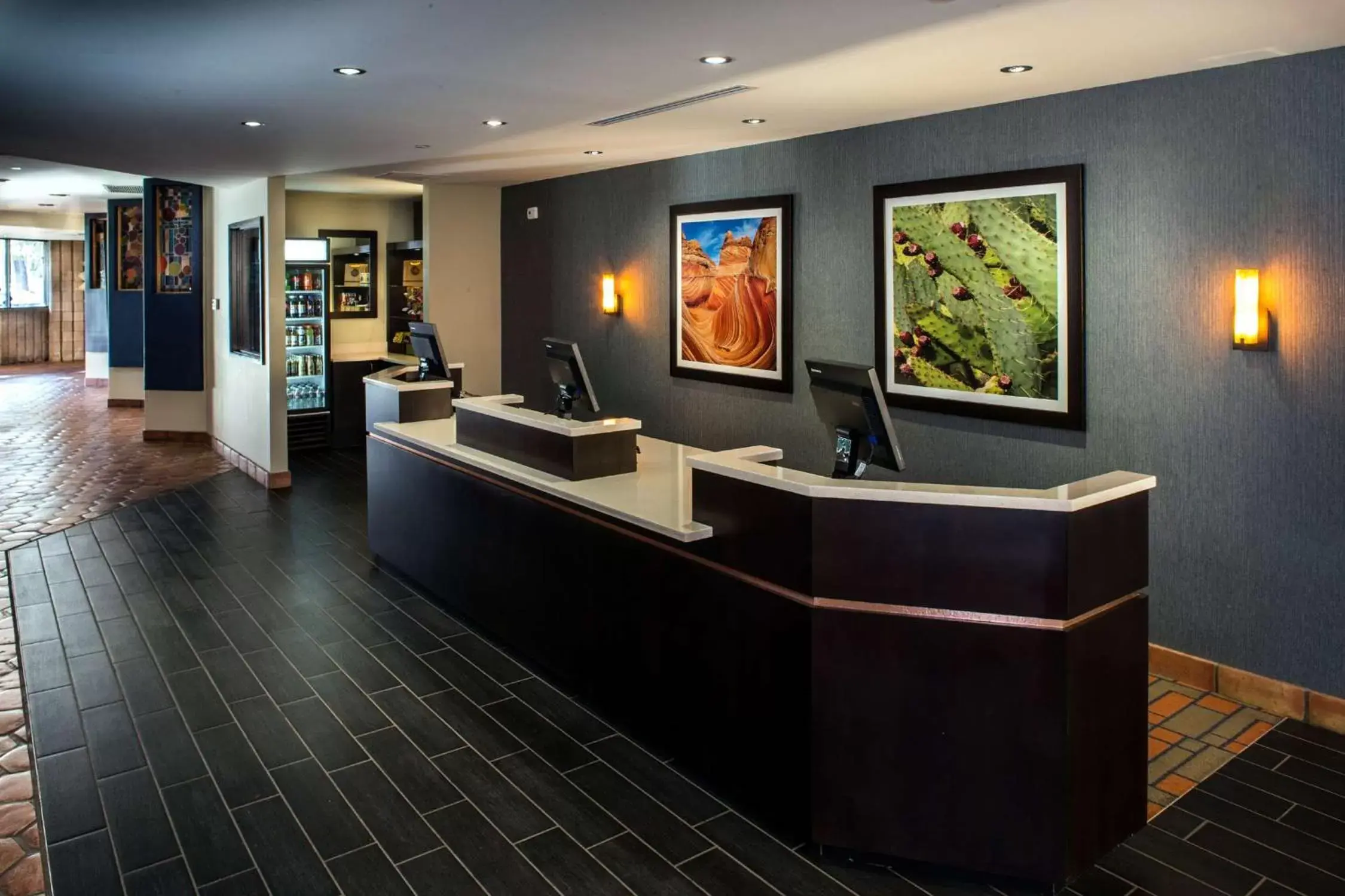 Lobby or reception in DoubleTree by Hilton Phoenix- Tempe Lobby or reception in DoubleTree by Hilton Phoenix- Tempe