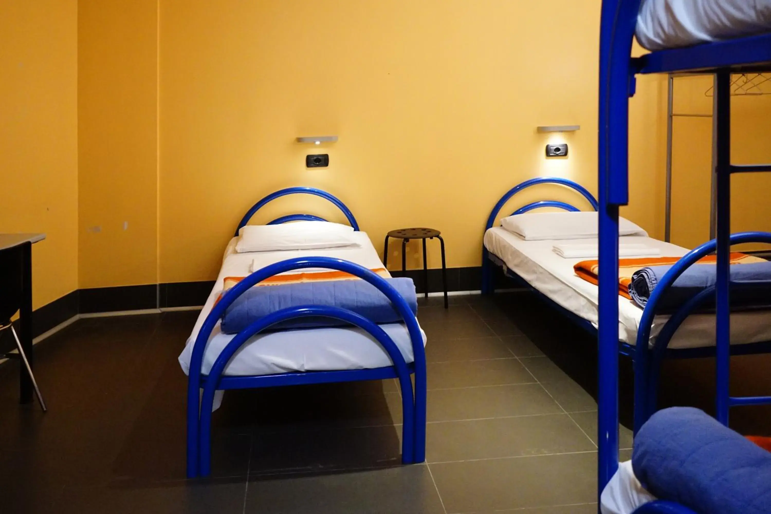 Bedroom, Bunk Bed in Hi! Ostello Milano