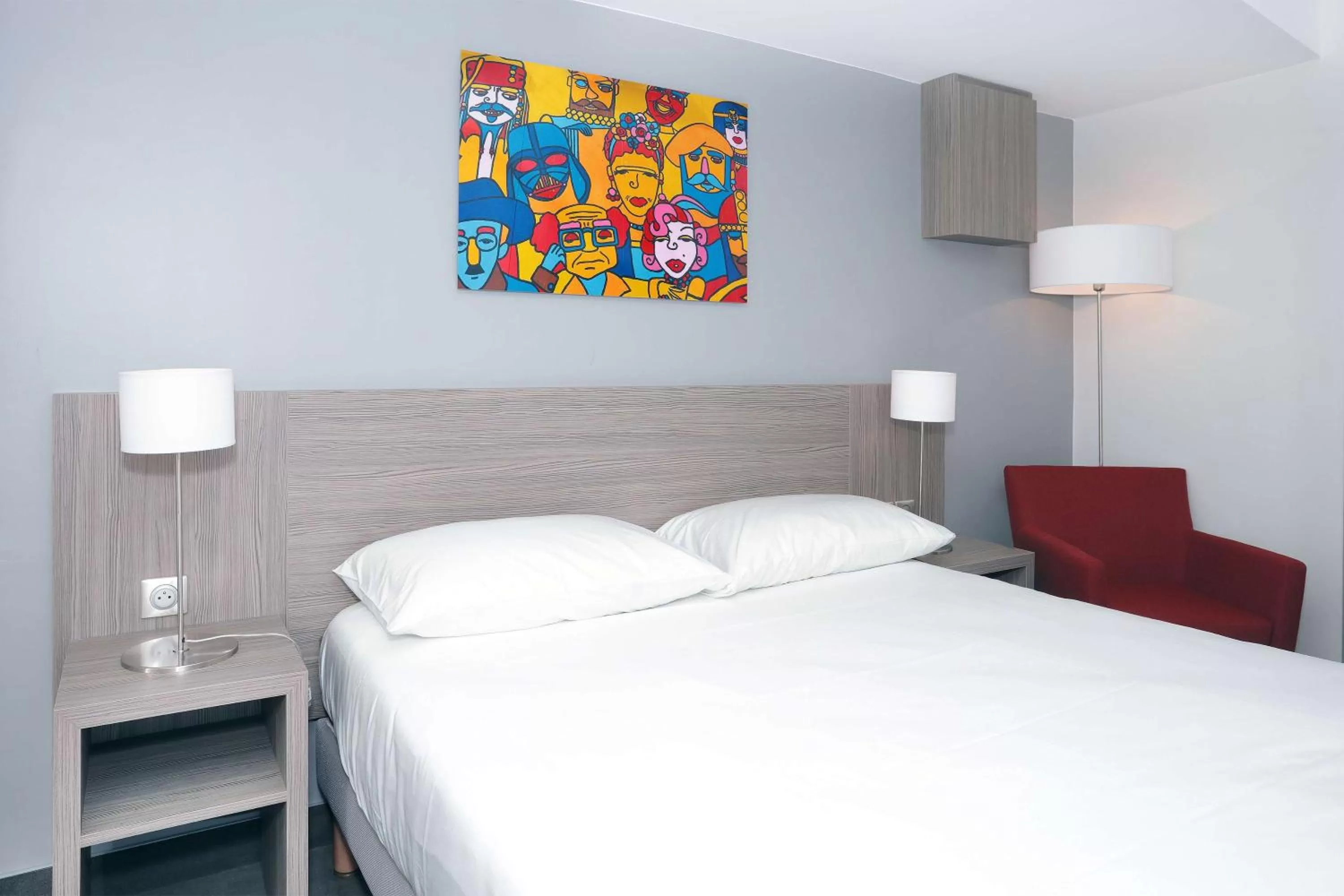 Photo of the whole room, Bed in Best Western Linko Aubagne