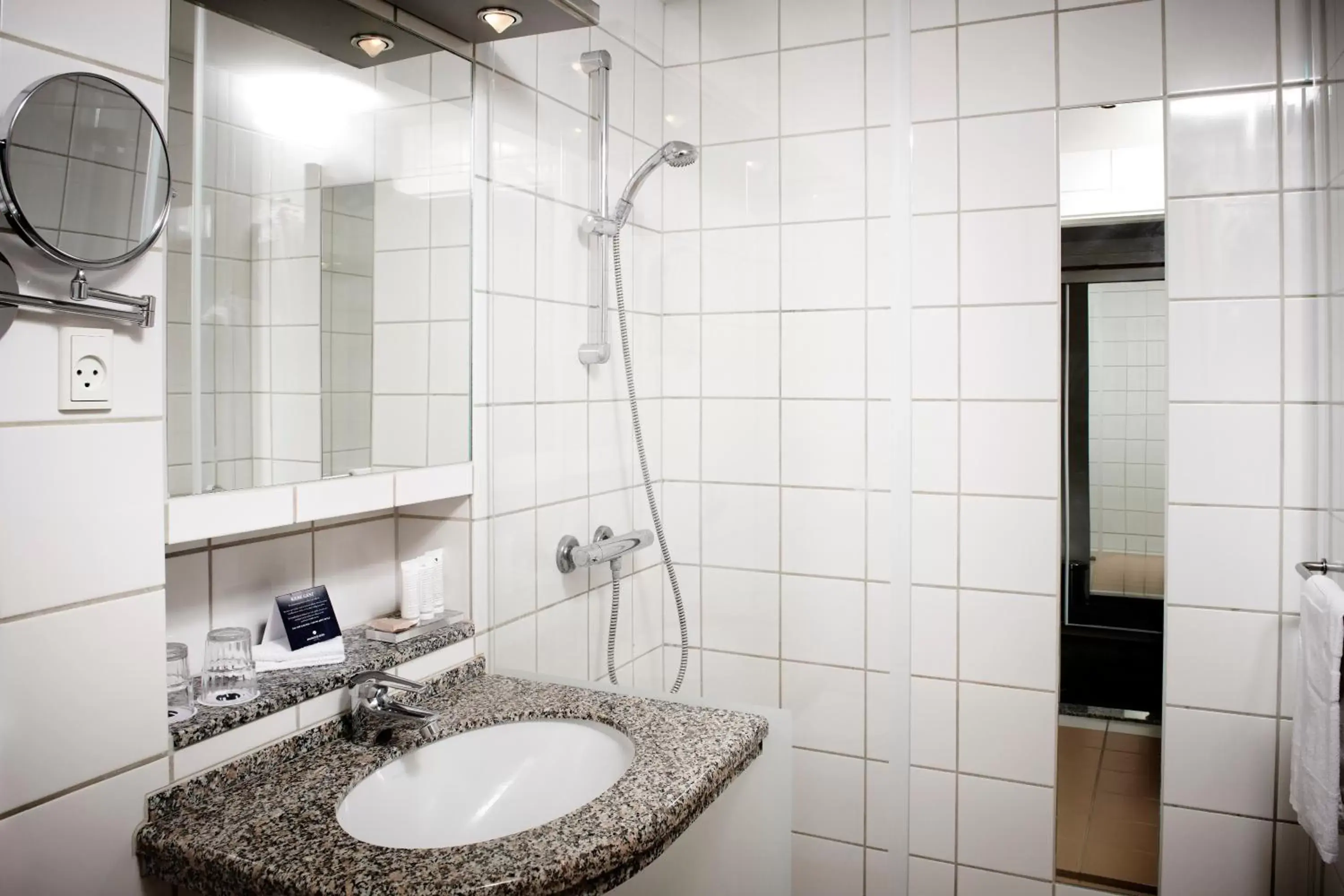 Bathroom in Munkebjerg Hotel