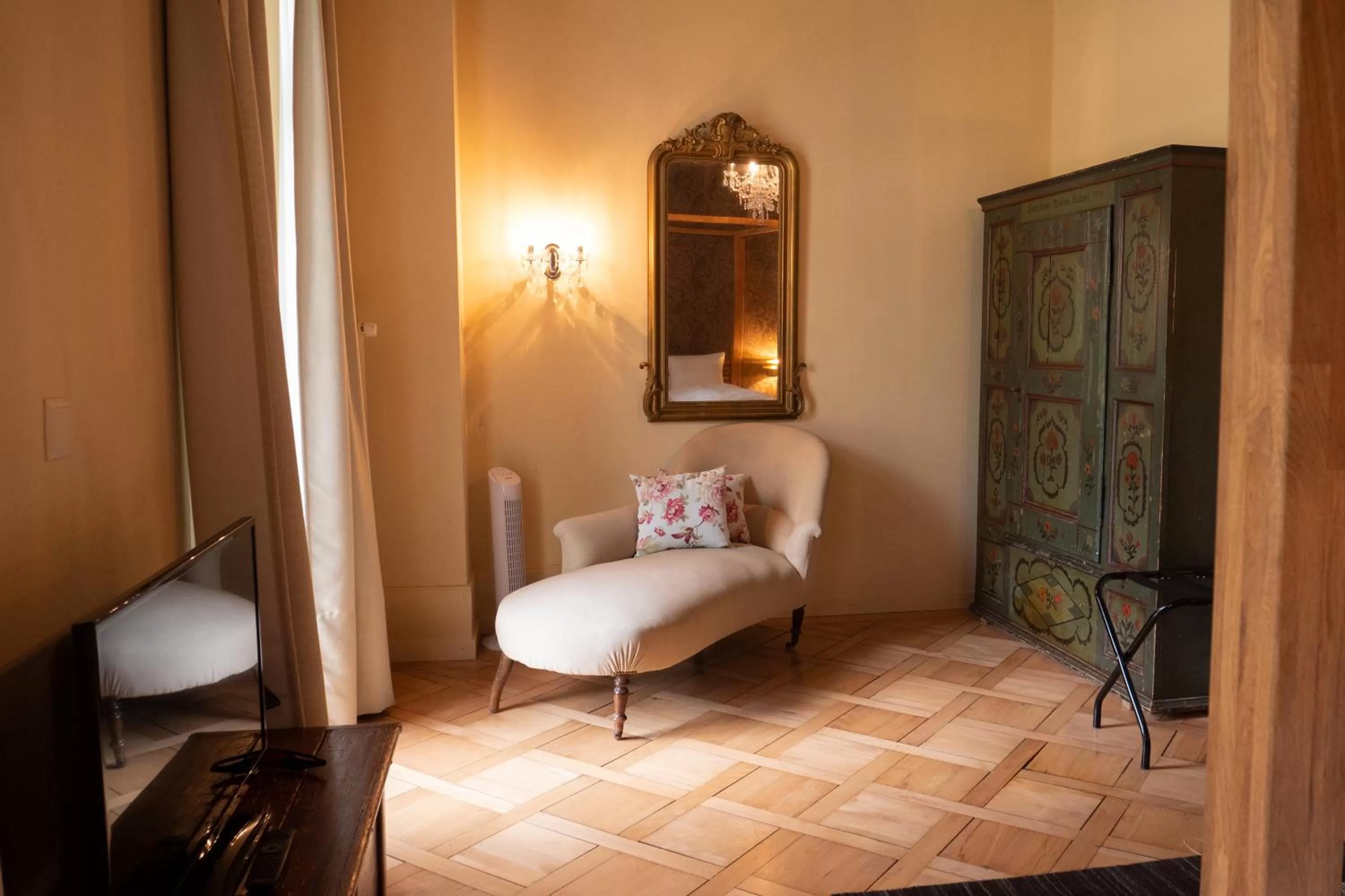 Seating area in Alpenrose Hotel and Gardens