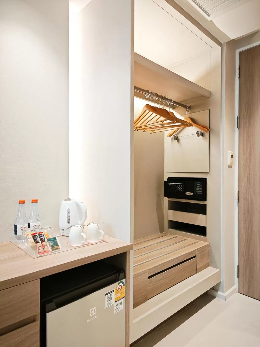 wardrobe, Bed in Citrus Sukhumvit 13 Nana Bangkok by Compass Hospitality - Newly Renovated