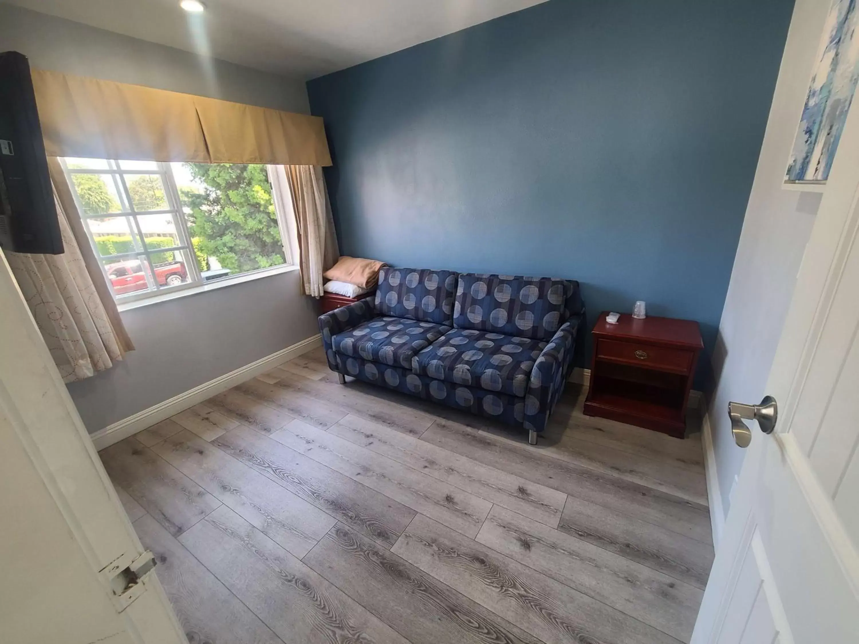 Living room, Seating Area in Best Western Orange Plaza