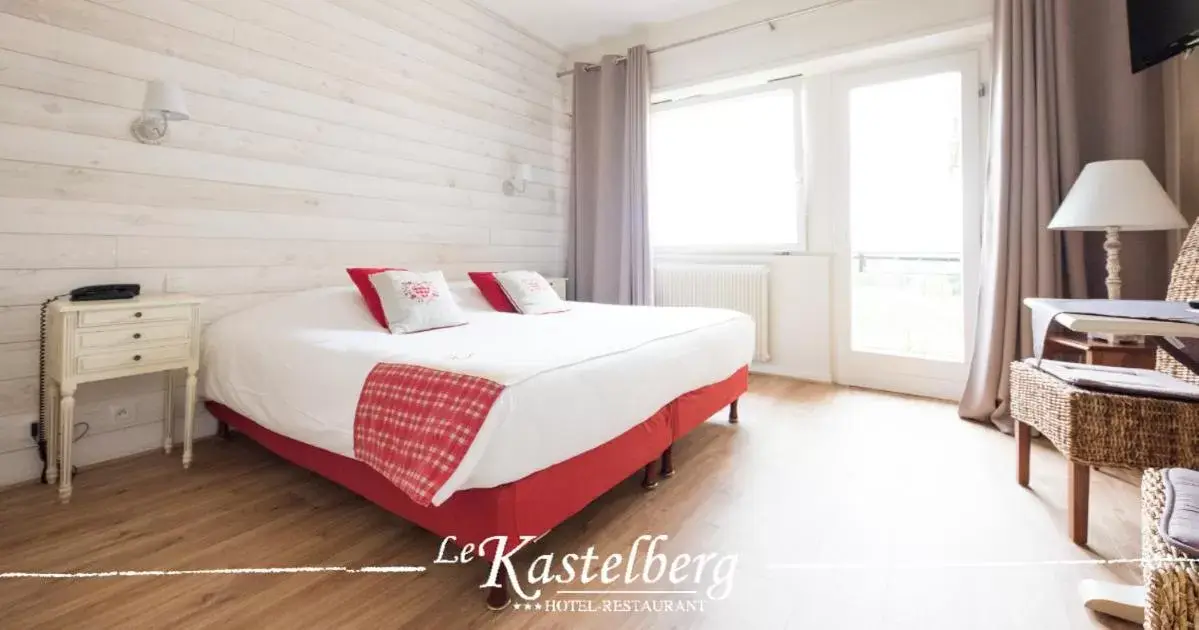 Bed in Hôtel Restaurant Le Kastelberg, The Originals Boutique