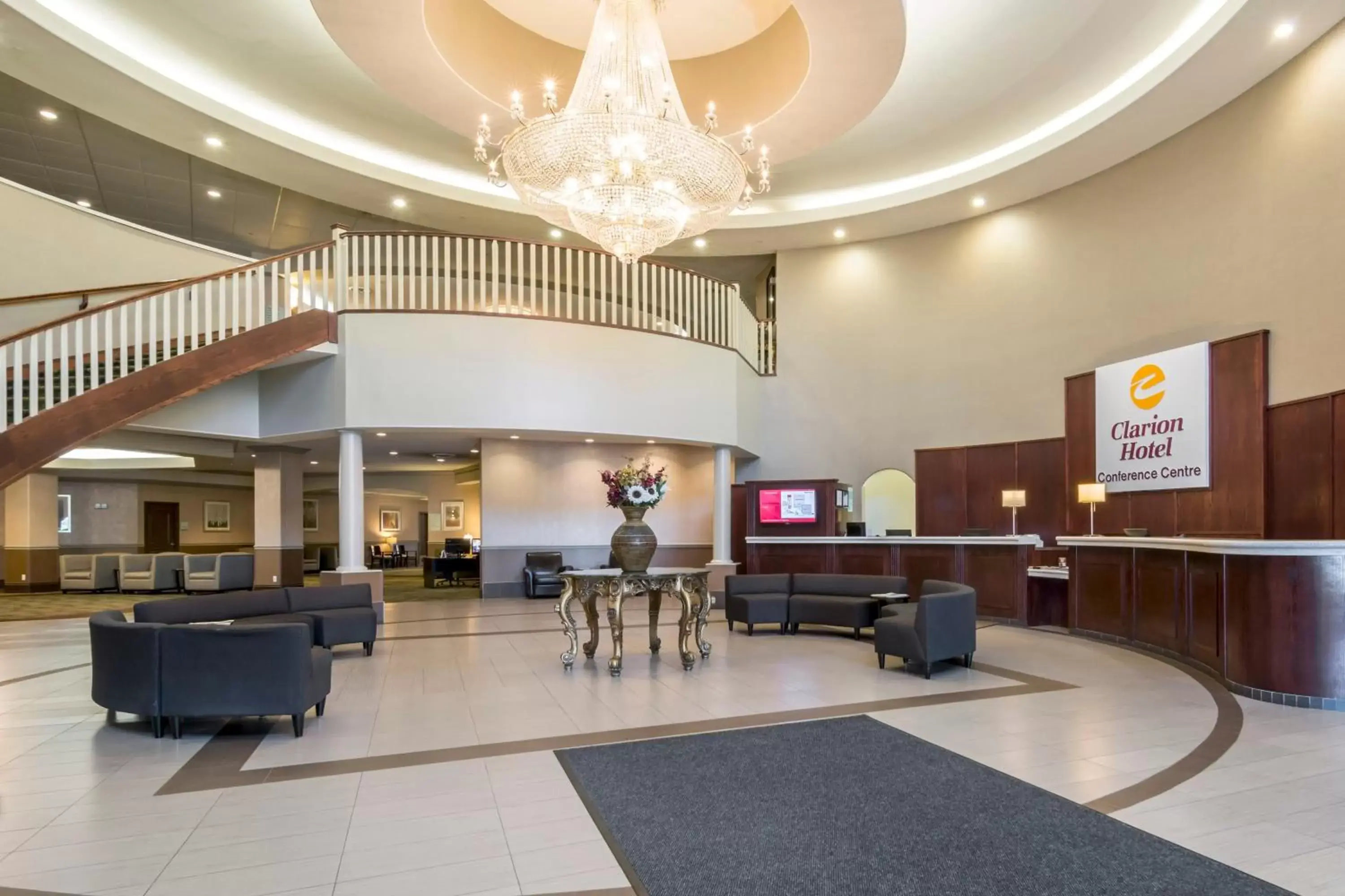 Lobby/Reception in Clarion Hotel & Conference Center Sherwood Park