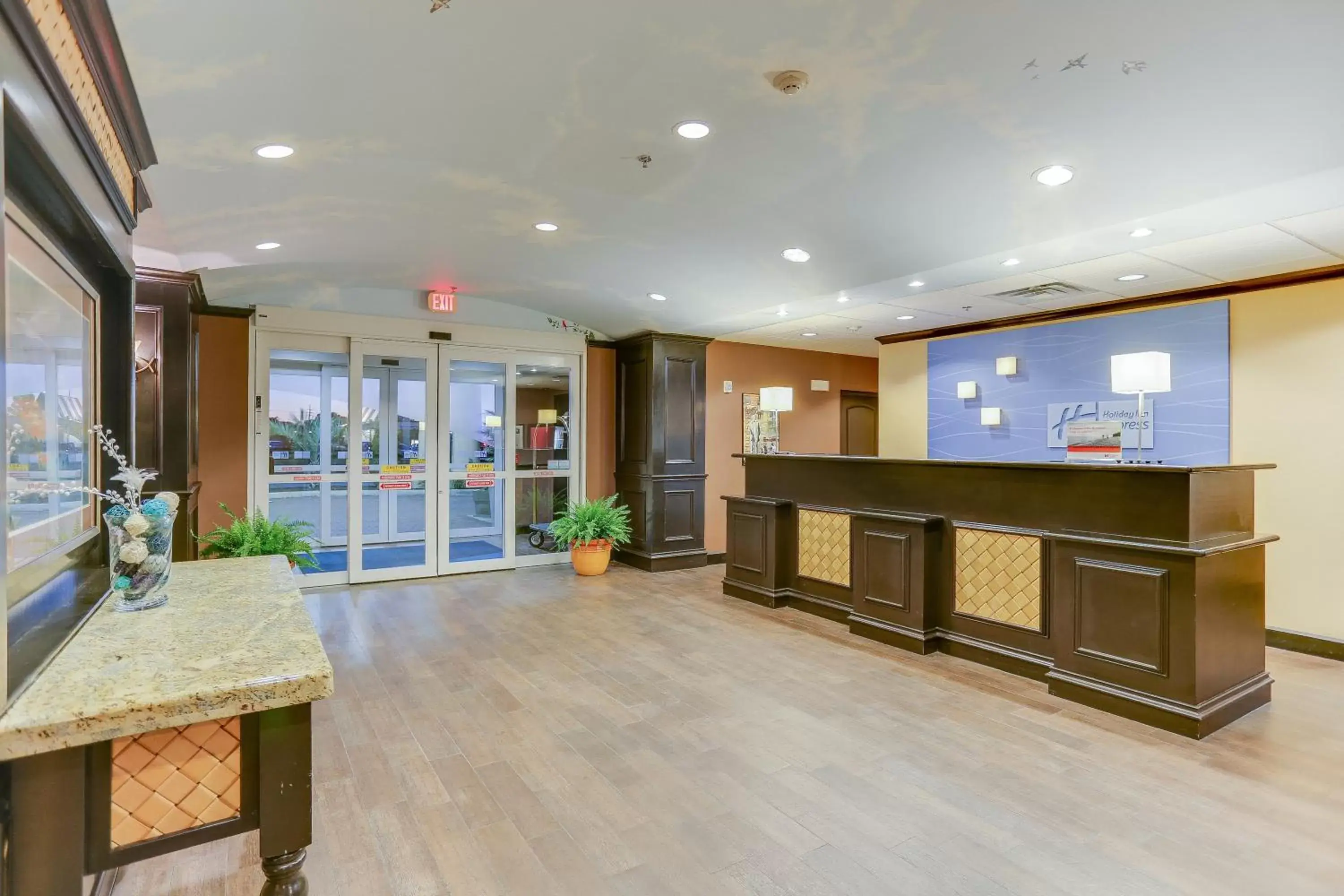 Property building, Lobby/Reception in Holiday Inn Express Hotel & Suites Huntsville, an IHG Hotel