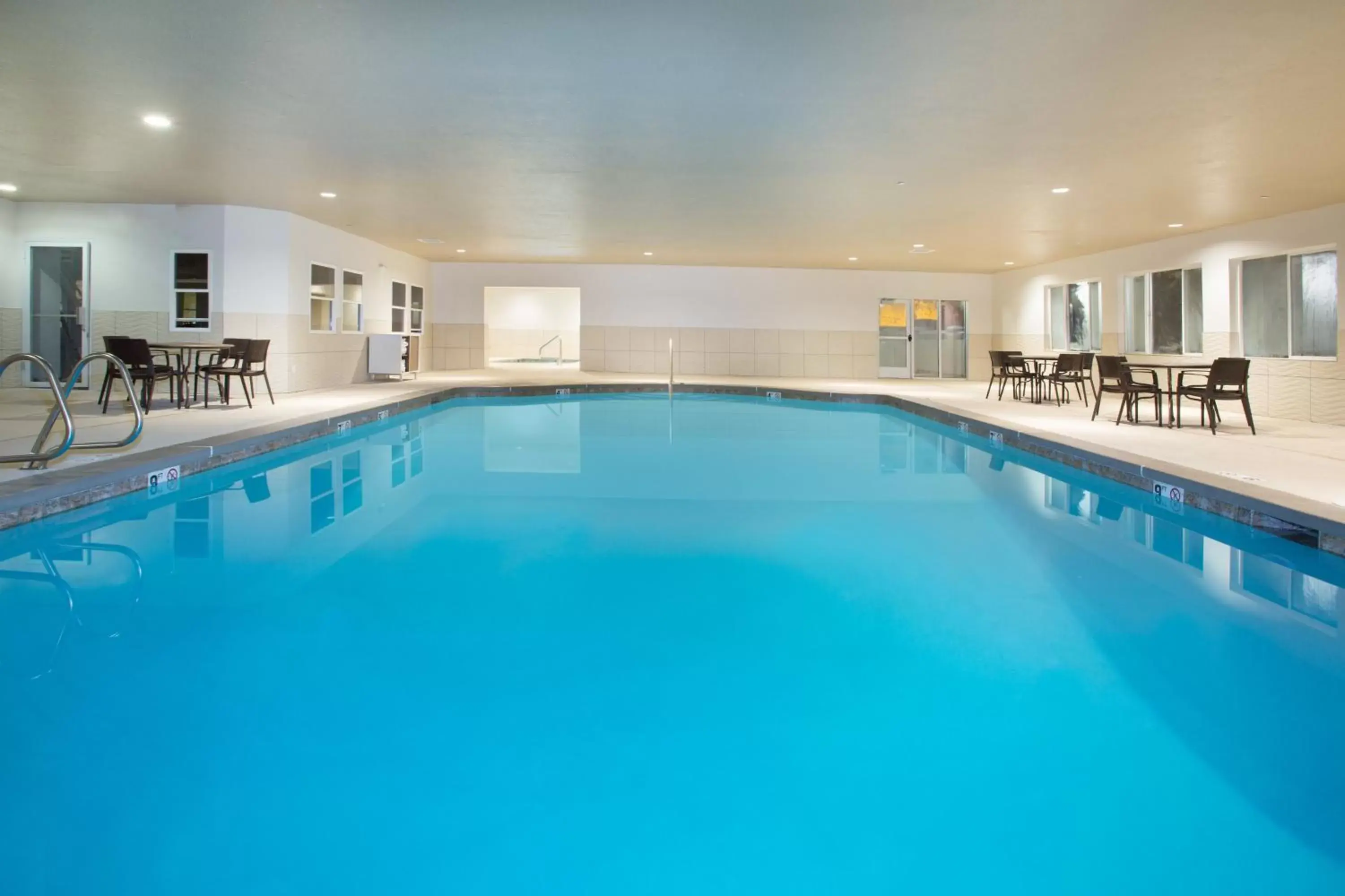 Swimming Pool in Holiday Inn Express Salt Lake City Downtown, an IHG Hotel
