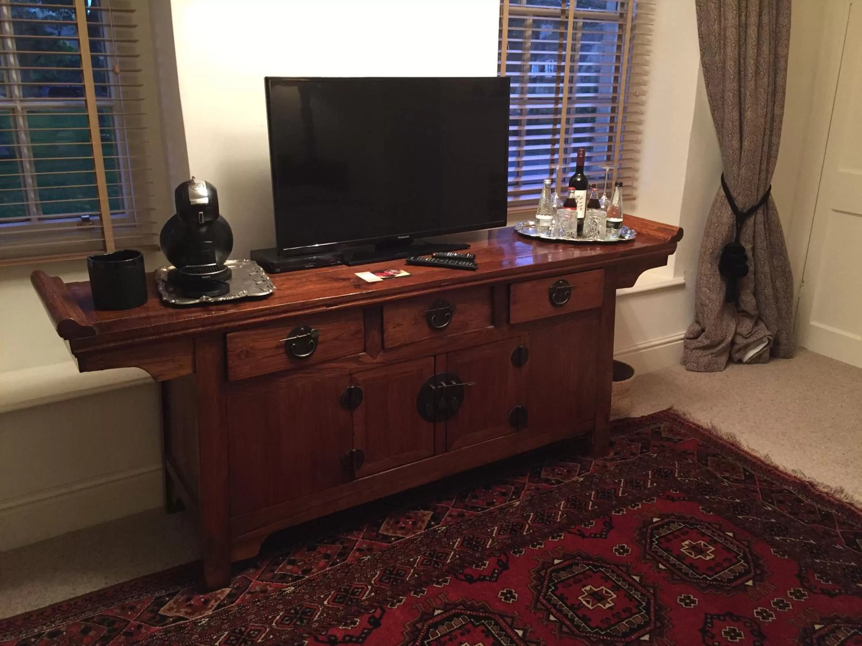 Decorative detail in The Fox and Hounds