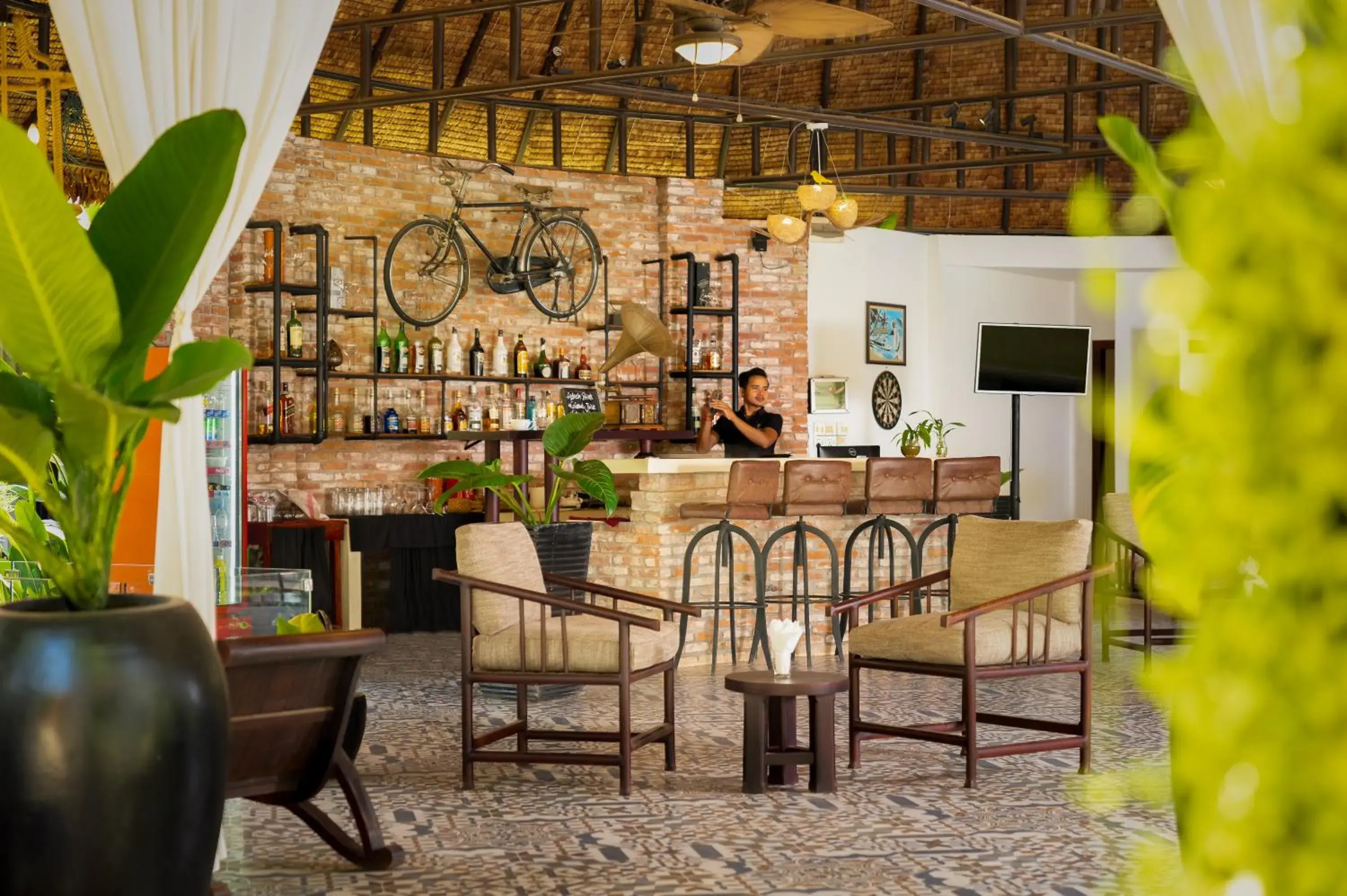 Lounge or bar in The Embassy Angkor Resort & Spa