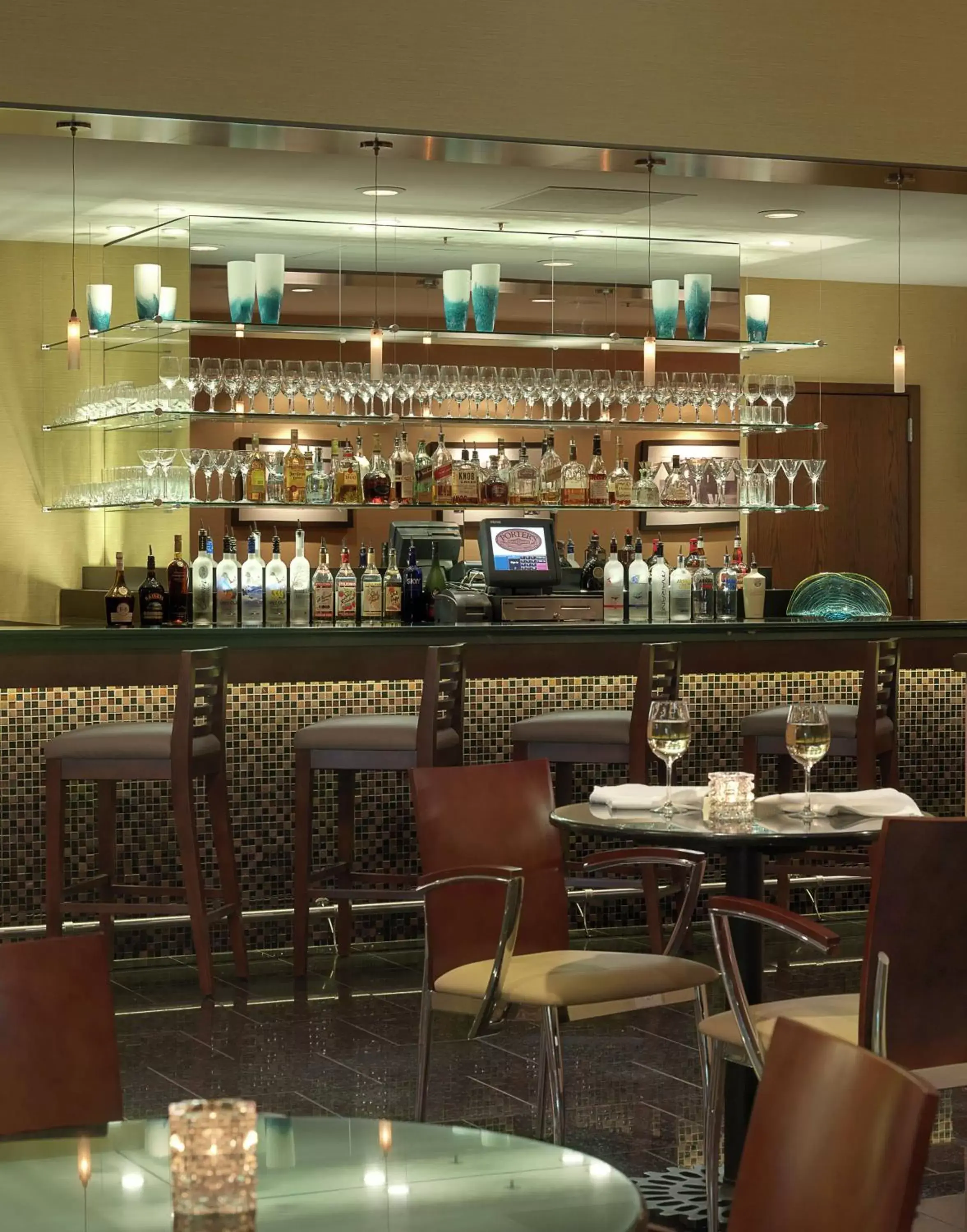 Lounge or bar, Lounge/Bar in DoubleTree by Hilton Collinsville/St.Louis