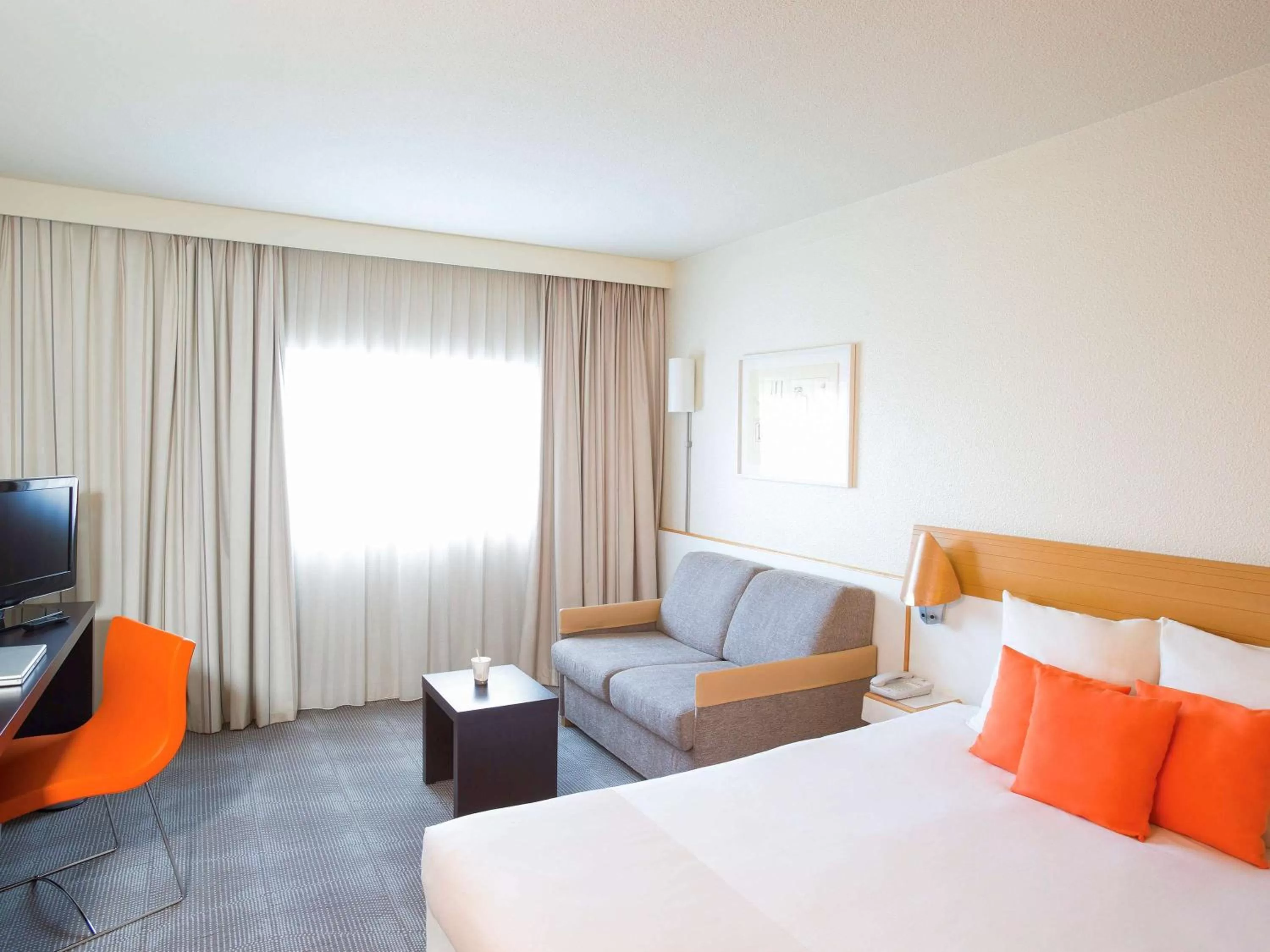 Photo of the whole room, Bed in Novotel Paris Orly Rungis Aéroport