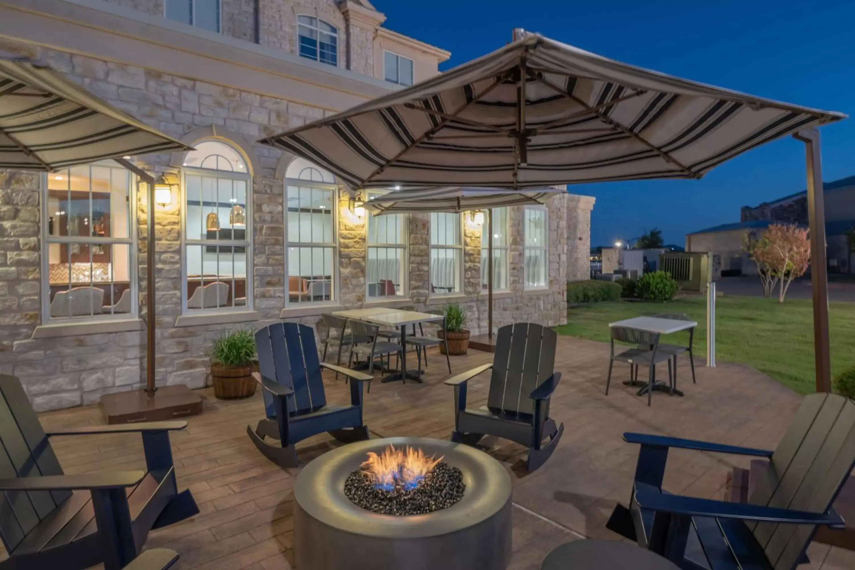 Sports, Restaurant/Places to Eat in Hilton Garden Inn Granbury