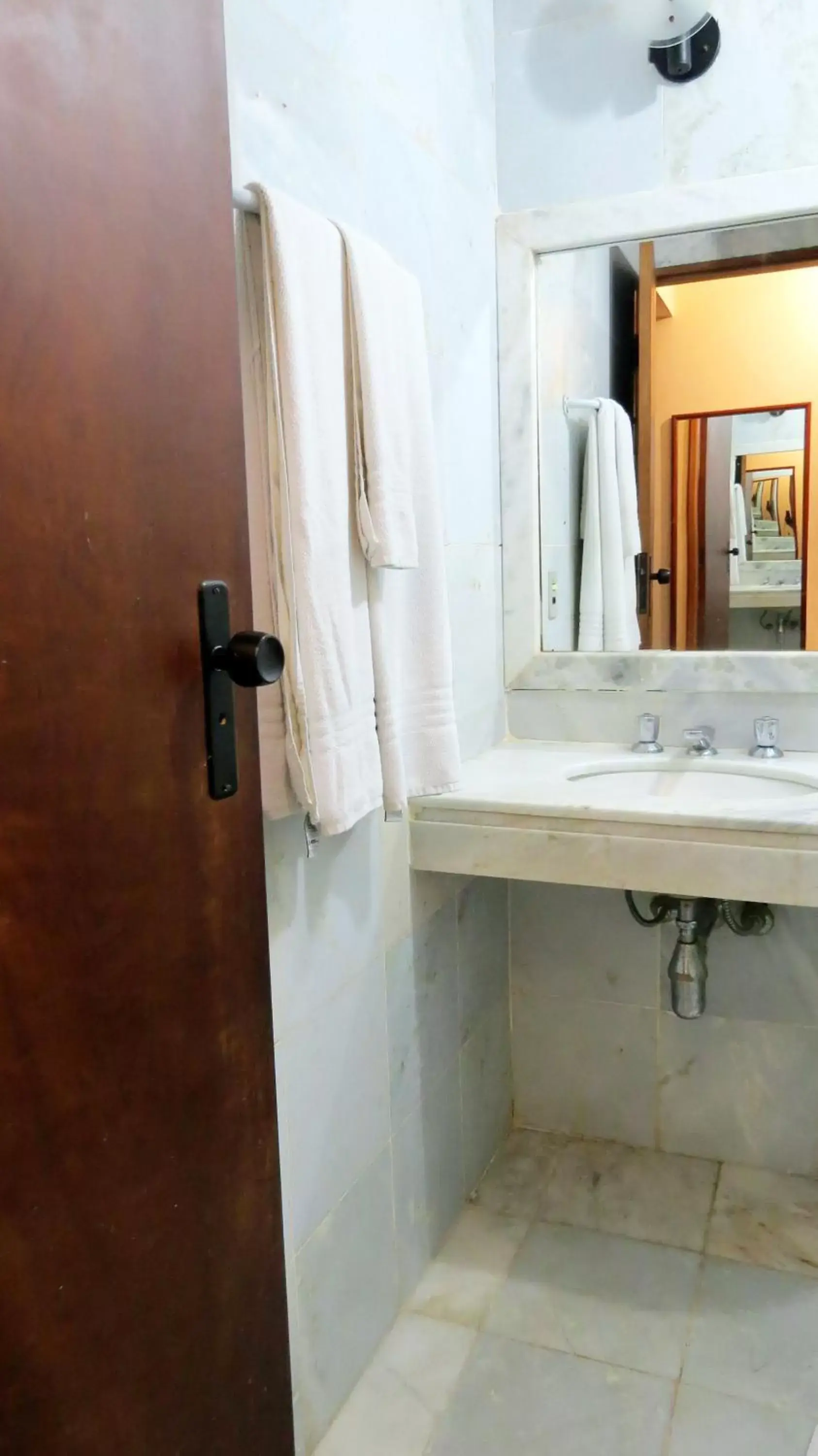 Bathroom in Manacá Hotel