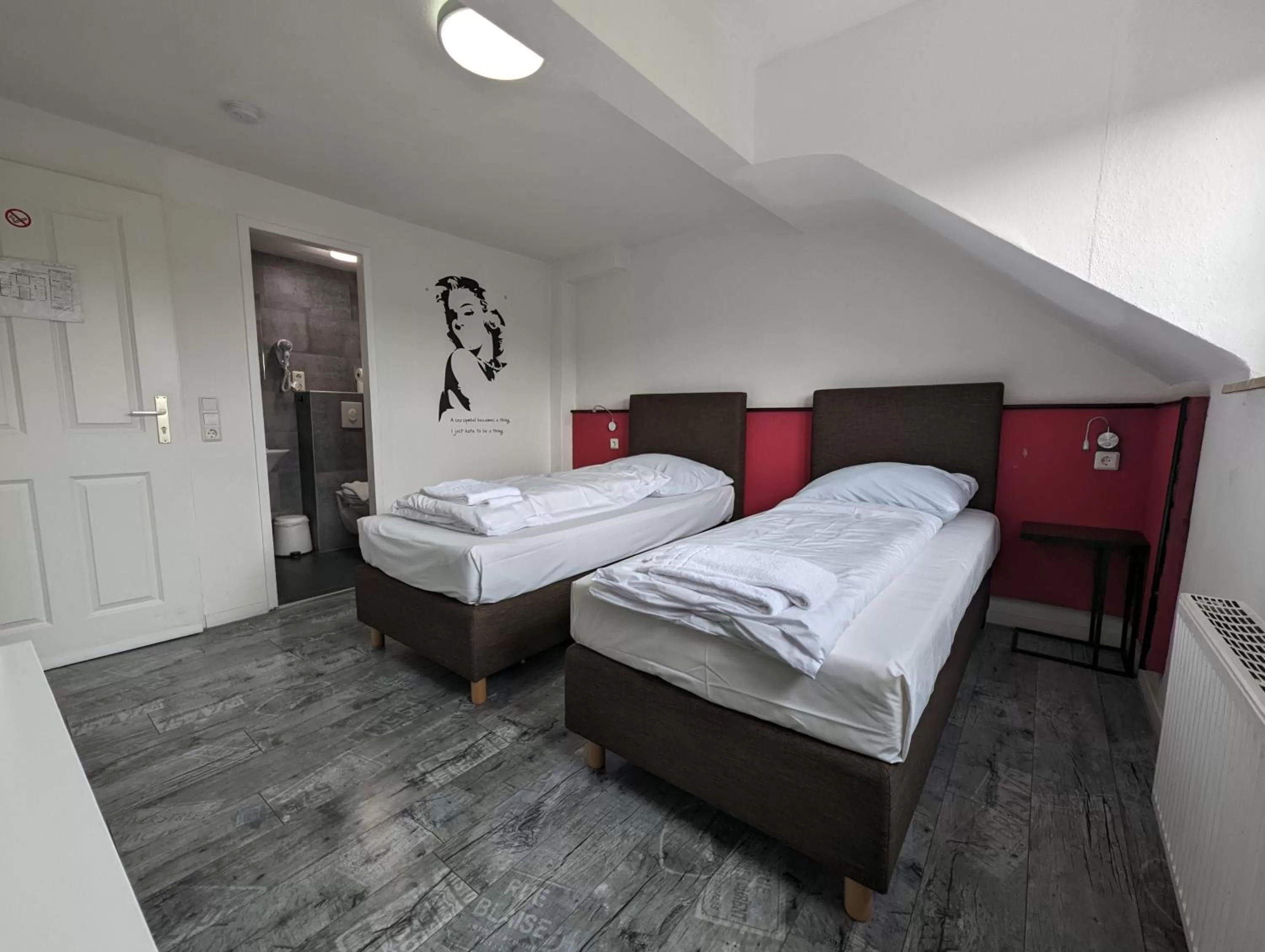 Photo of the whole room, Bed in Hotel Tempelhof - City-Messe-Arena