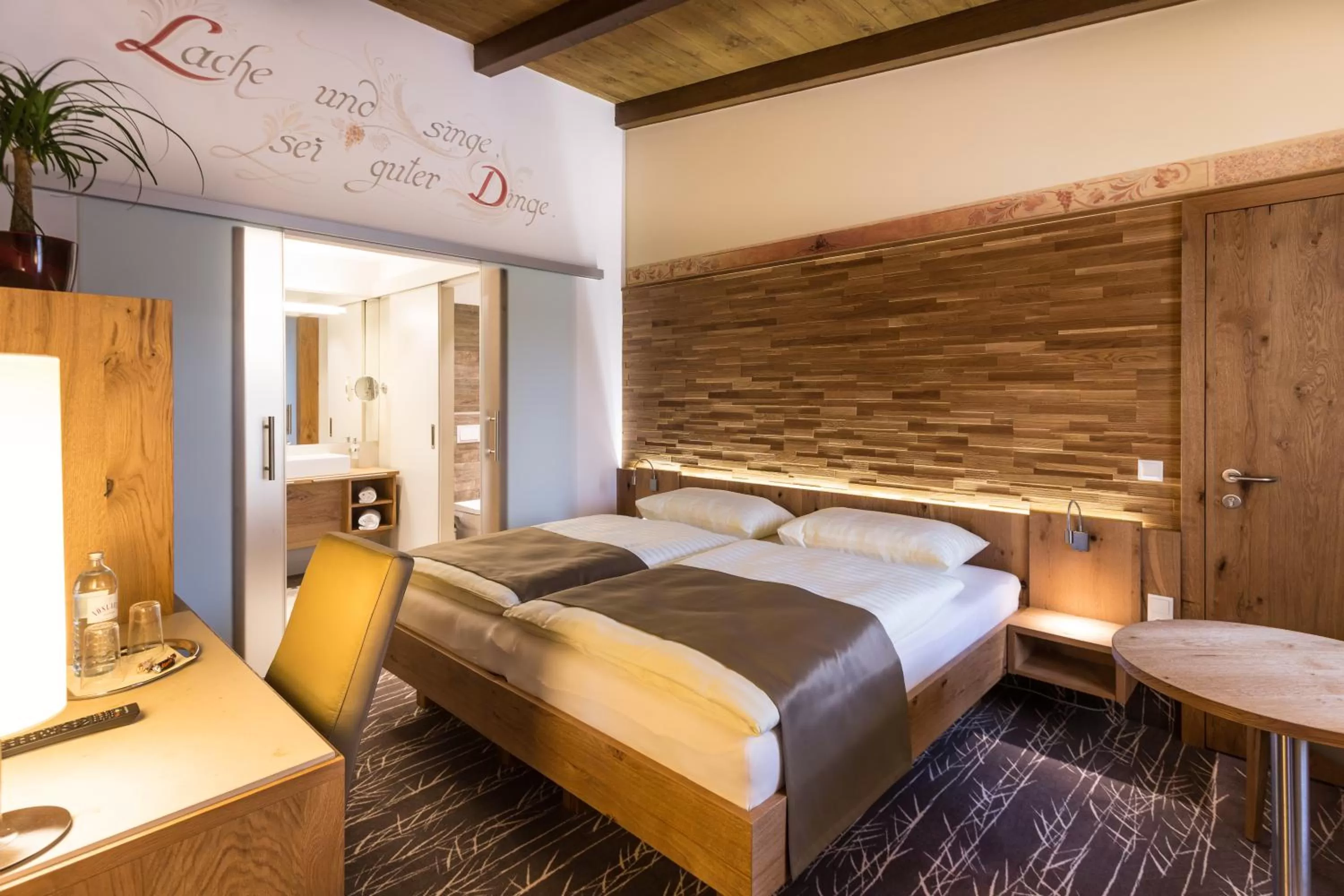 Bedroom, Bed in Hotel Schlof Guat