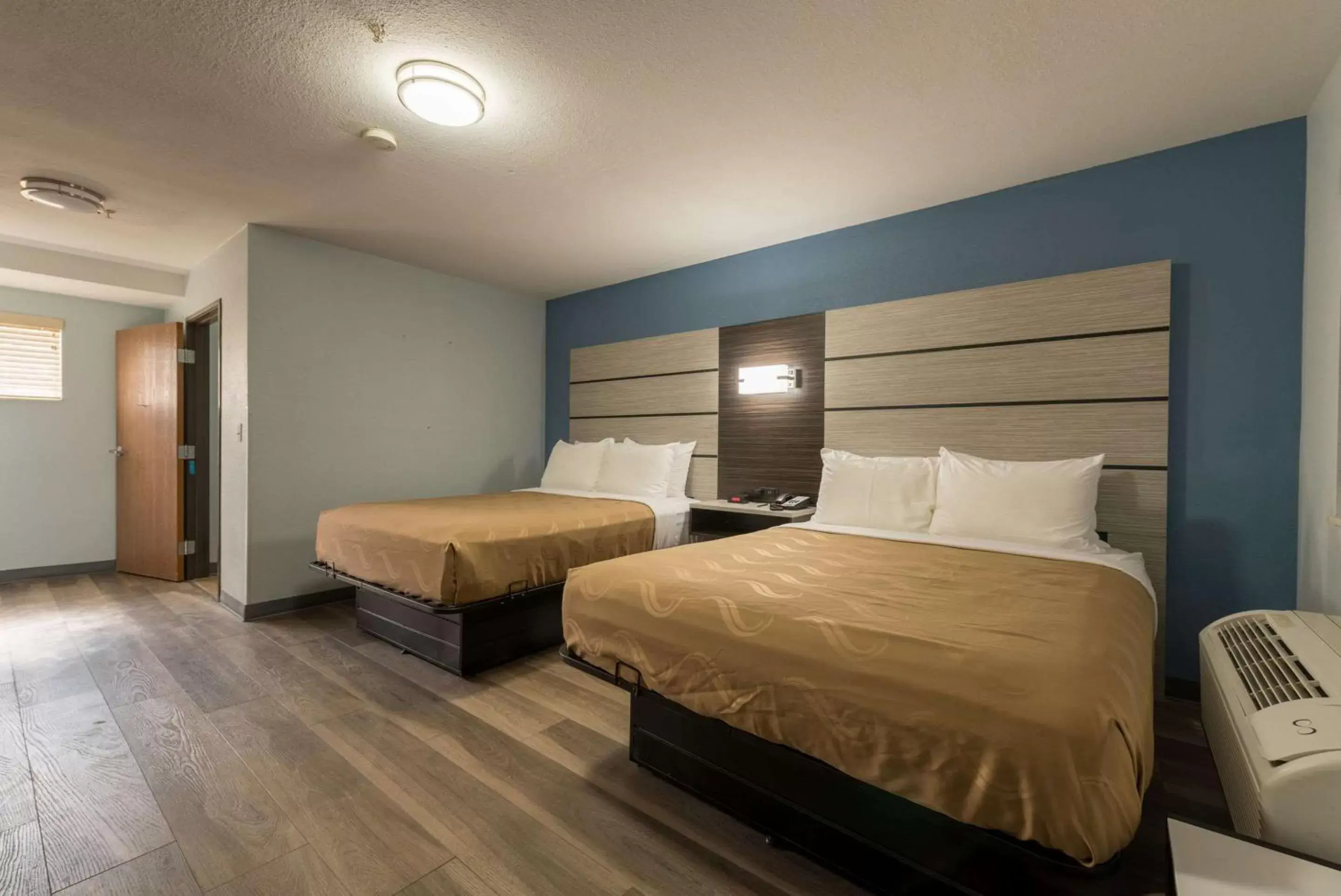 Bedroom, Bed in Quality Inn & Suites Manitou Springs at Pikes Peak