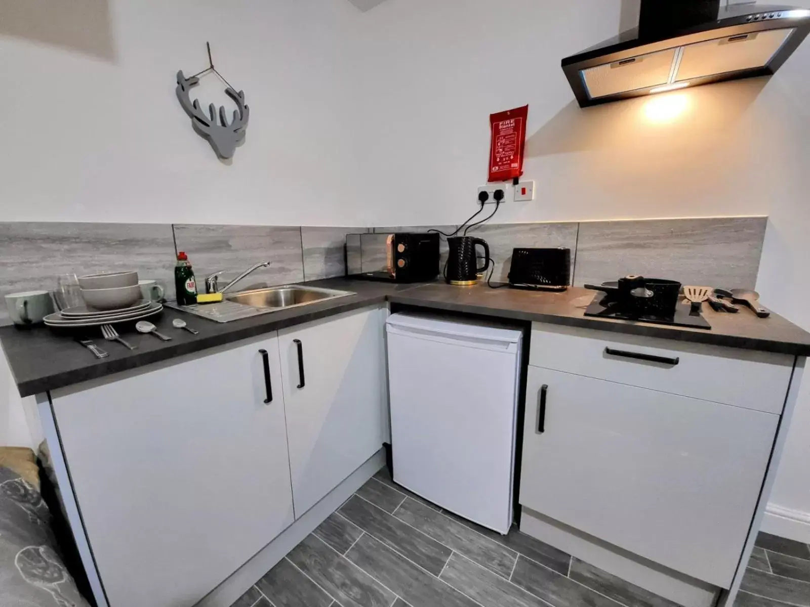 Kitchen or kitchenette, Kitchen/Kitchenette in Easy Living Nottingham - Burns Street