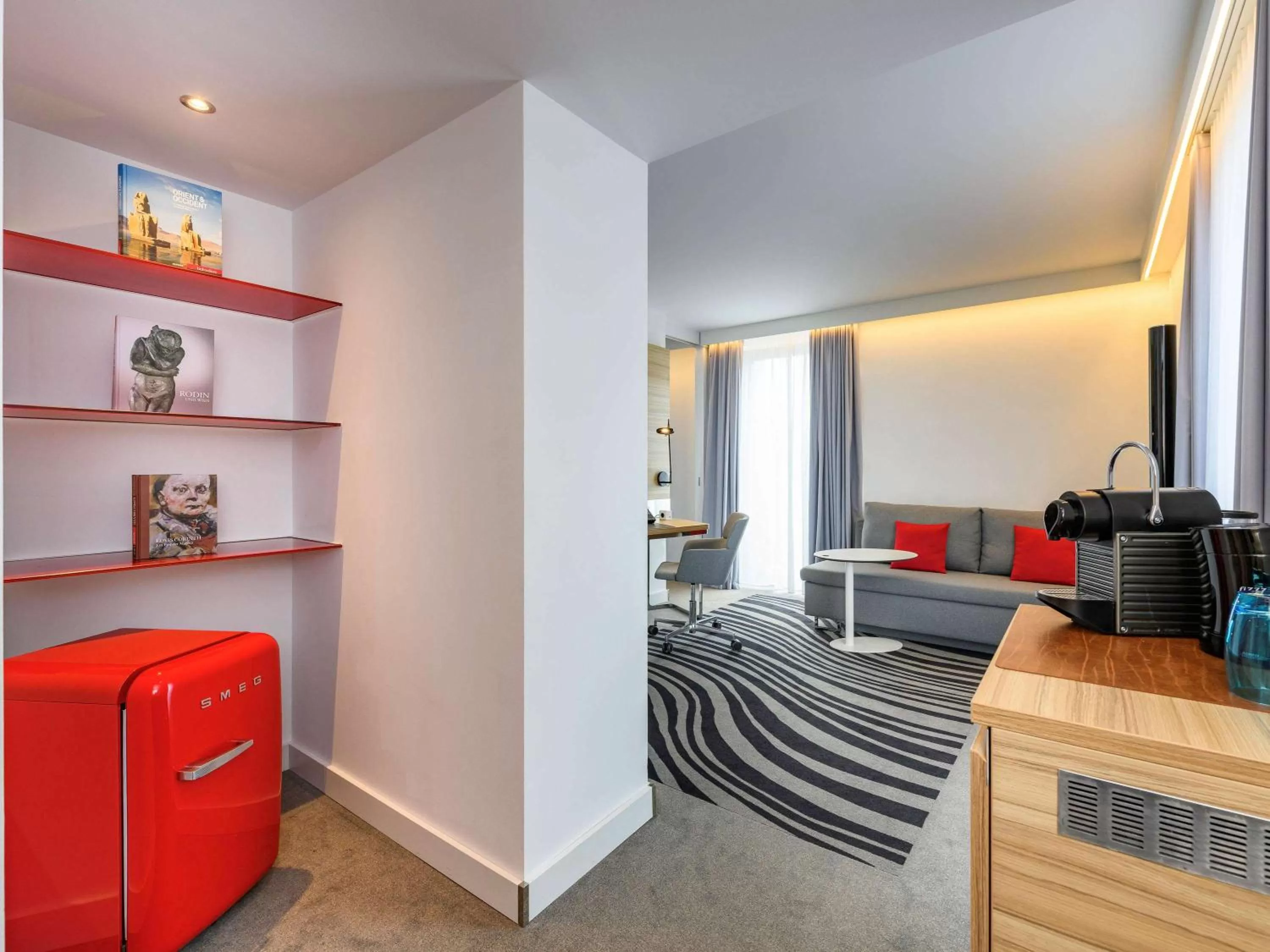 Photo of the whole room in Novotel Wien Hauptbahnhof