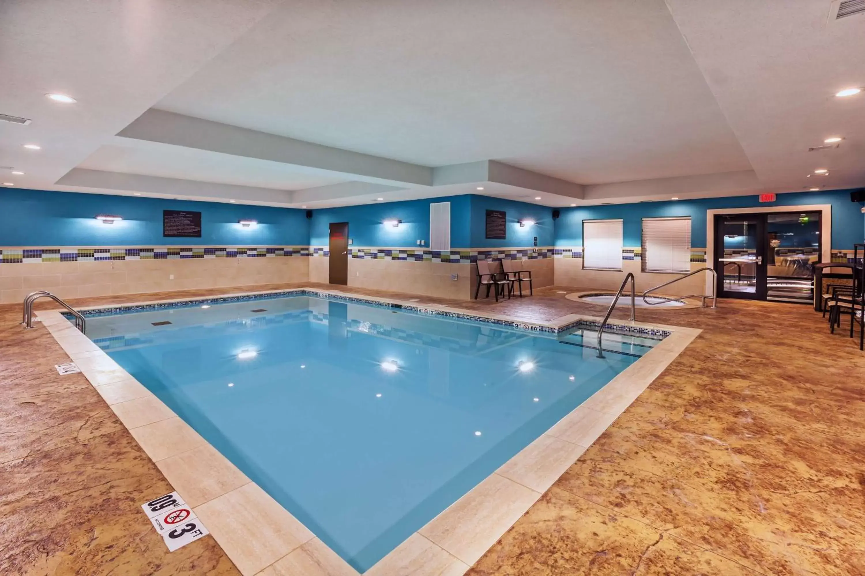 Pool view, Swimming Pool in Hampton Inn & Suites Claremore