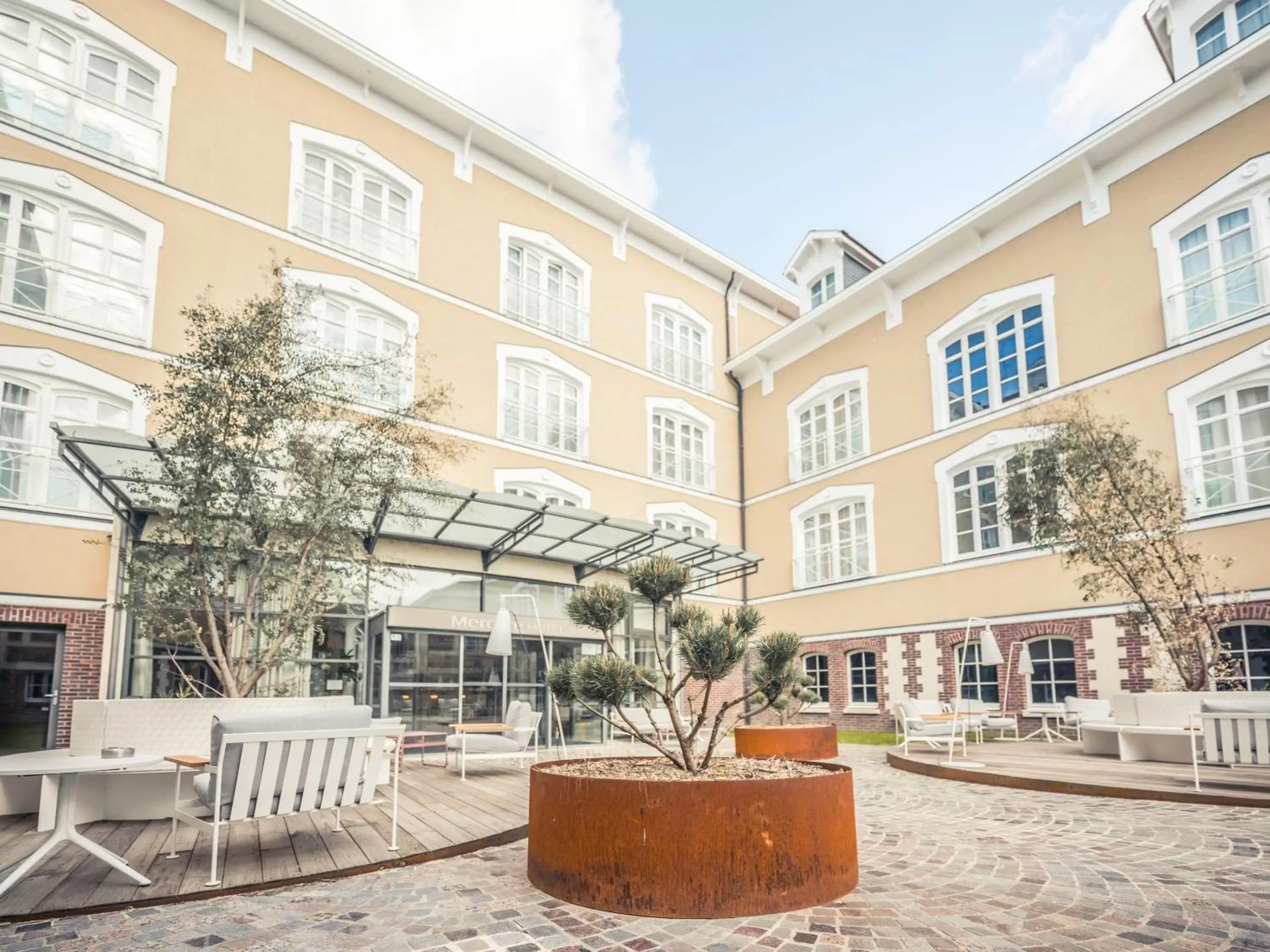 Patio, Property Building in Mercure Troyes Centre