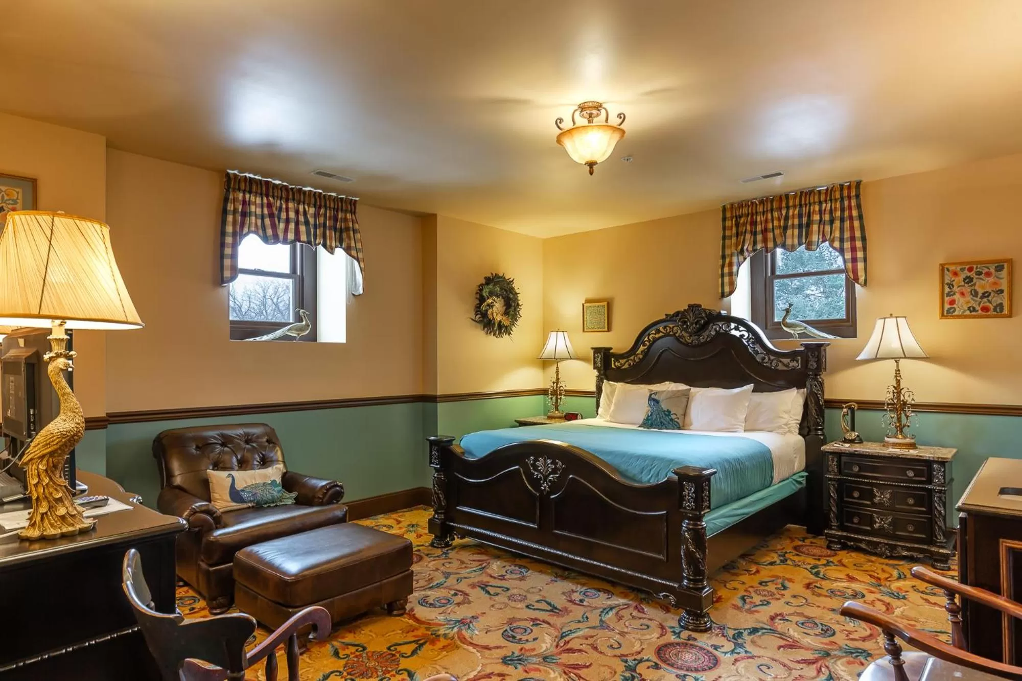 Photo of the whole room, Bed in Steele Mansion Inn & Gathering Hub