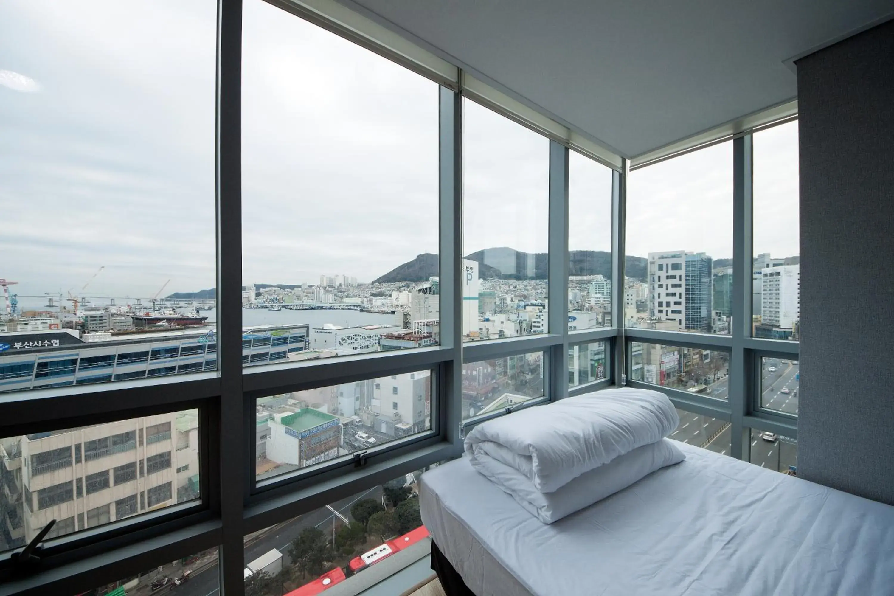 Sea view, Bed in K-Guesthouse Premium Nampo 1 Sea view, Bed in K-Guesthouse Premium Nampo 1