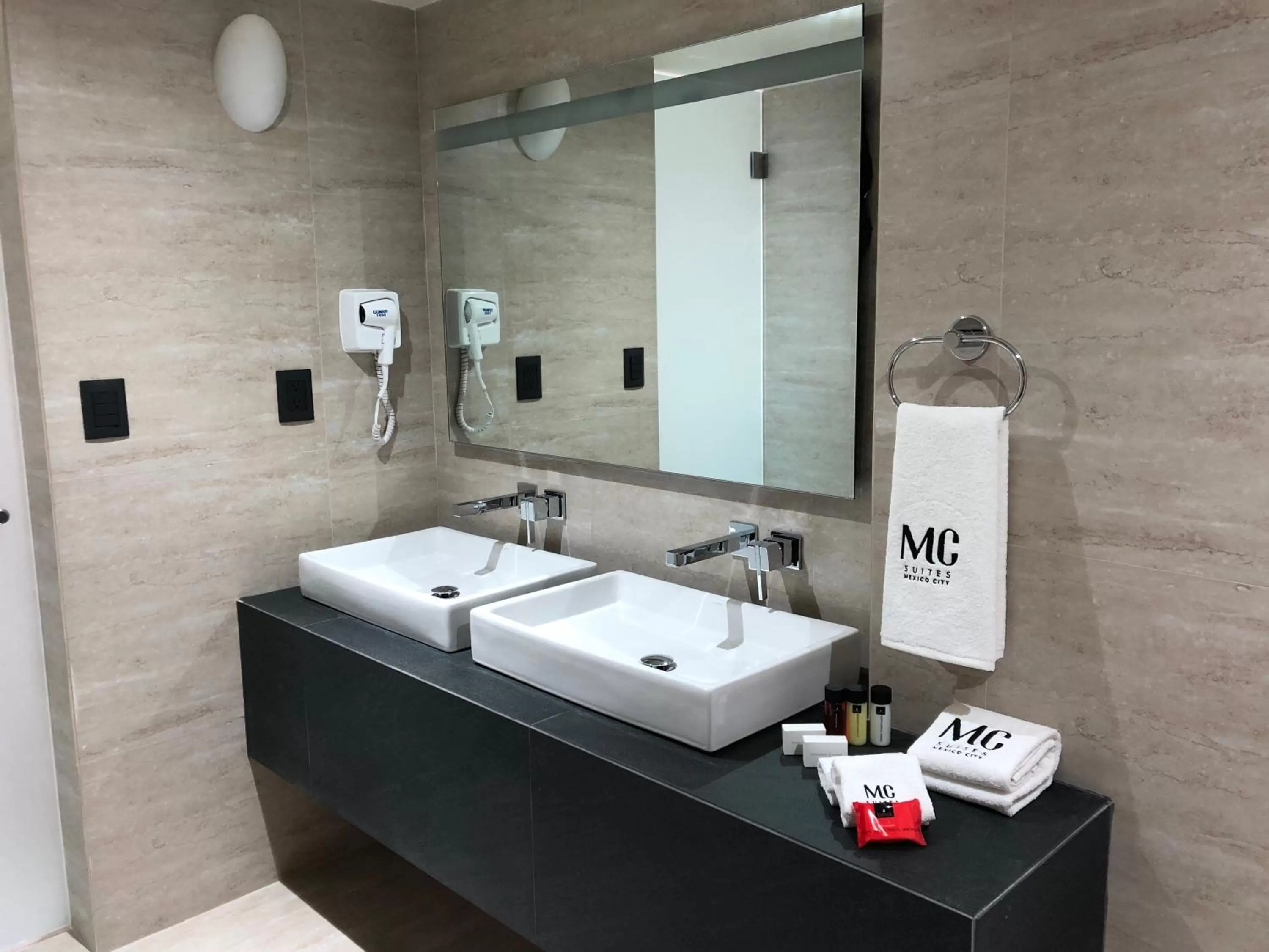 Bathroom in MC Suites Mexico City