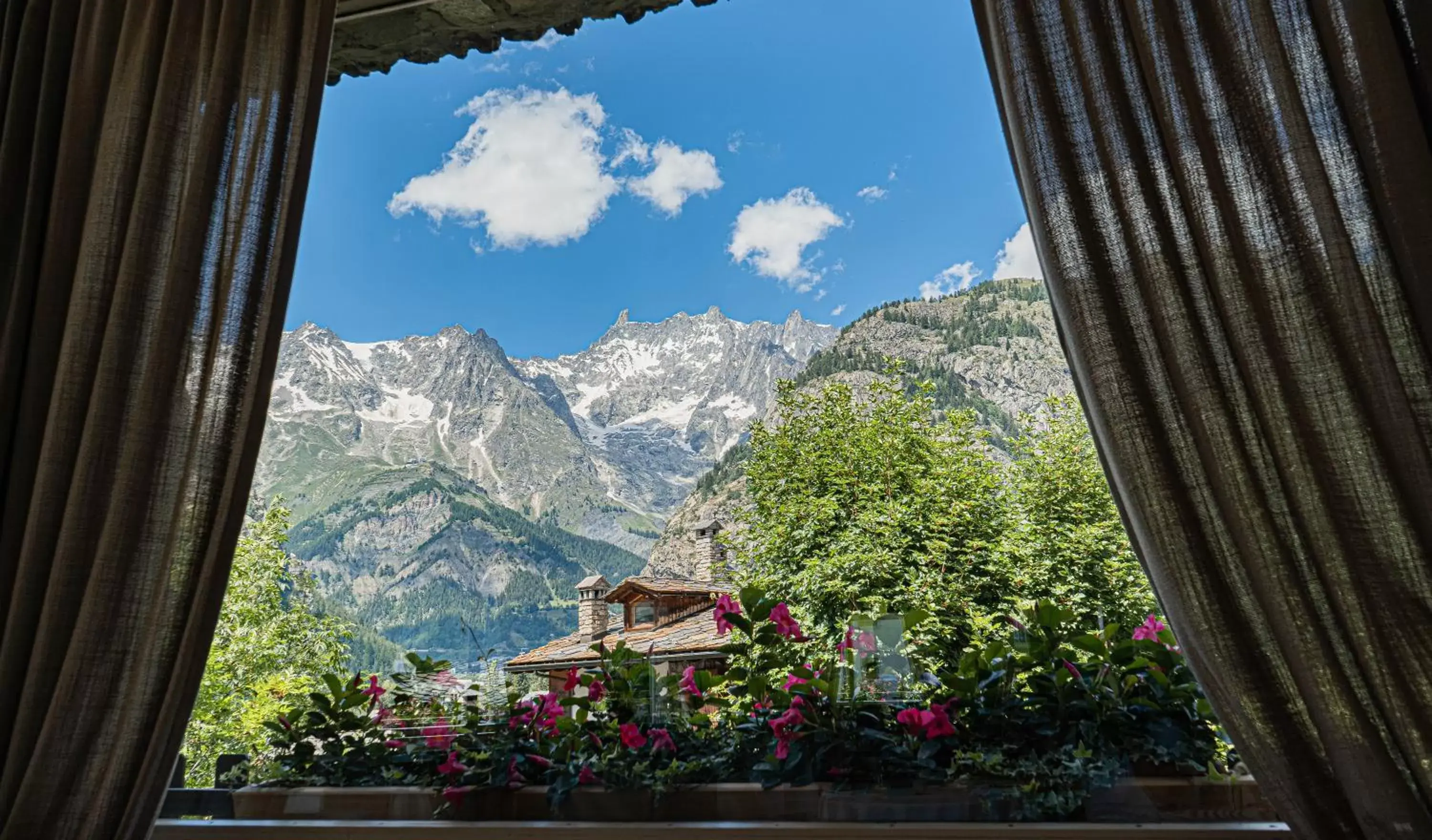 Mountain View in Grand Hotel Royal E Golf